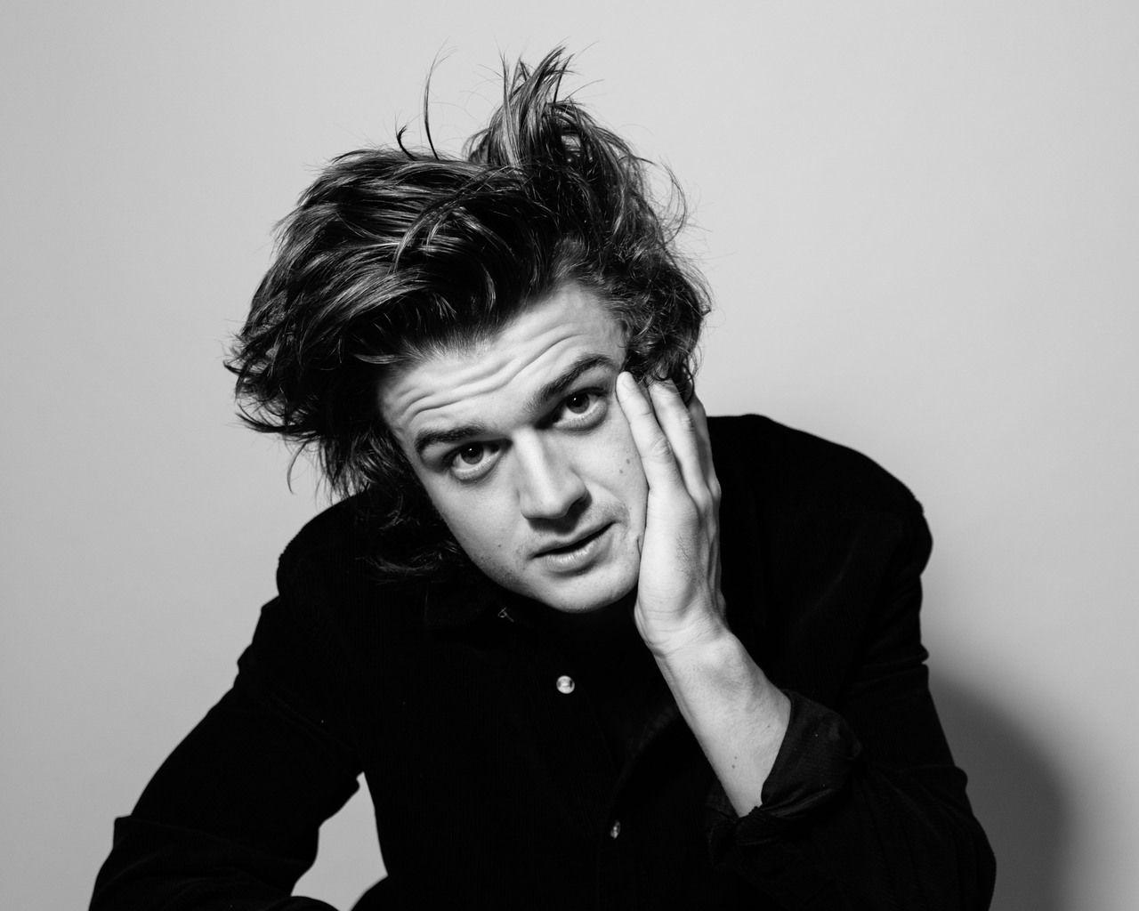 1280x1024 Joe Keery As Steve Harrington Stranger Things 1280x1024