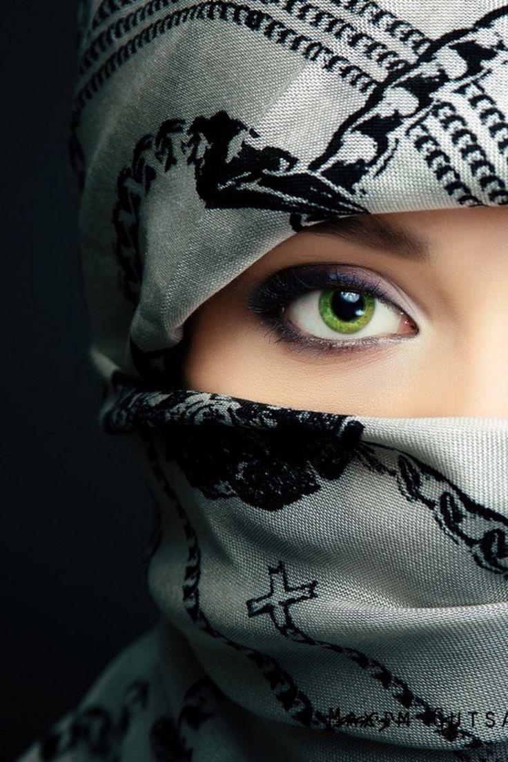 736x1104 EXOTIC EYES