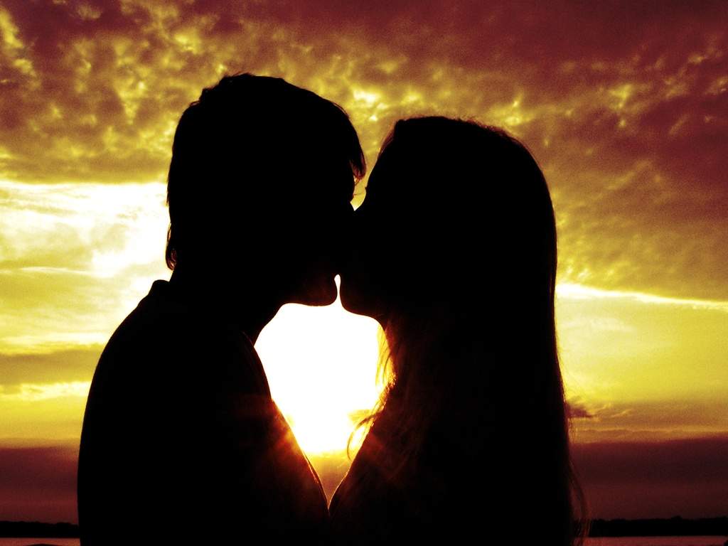 1024x768 Romantic Wallpaper For Mobile Phones