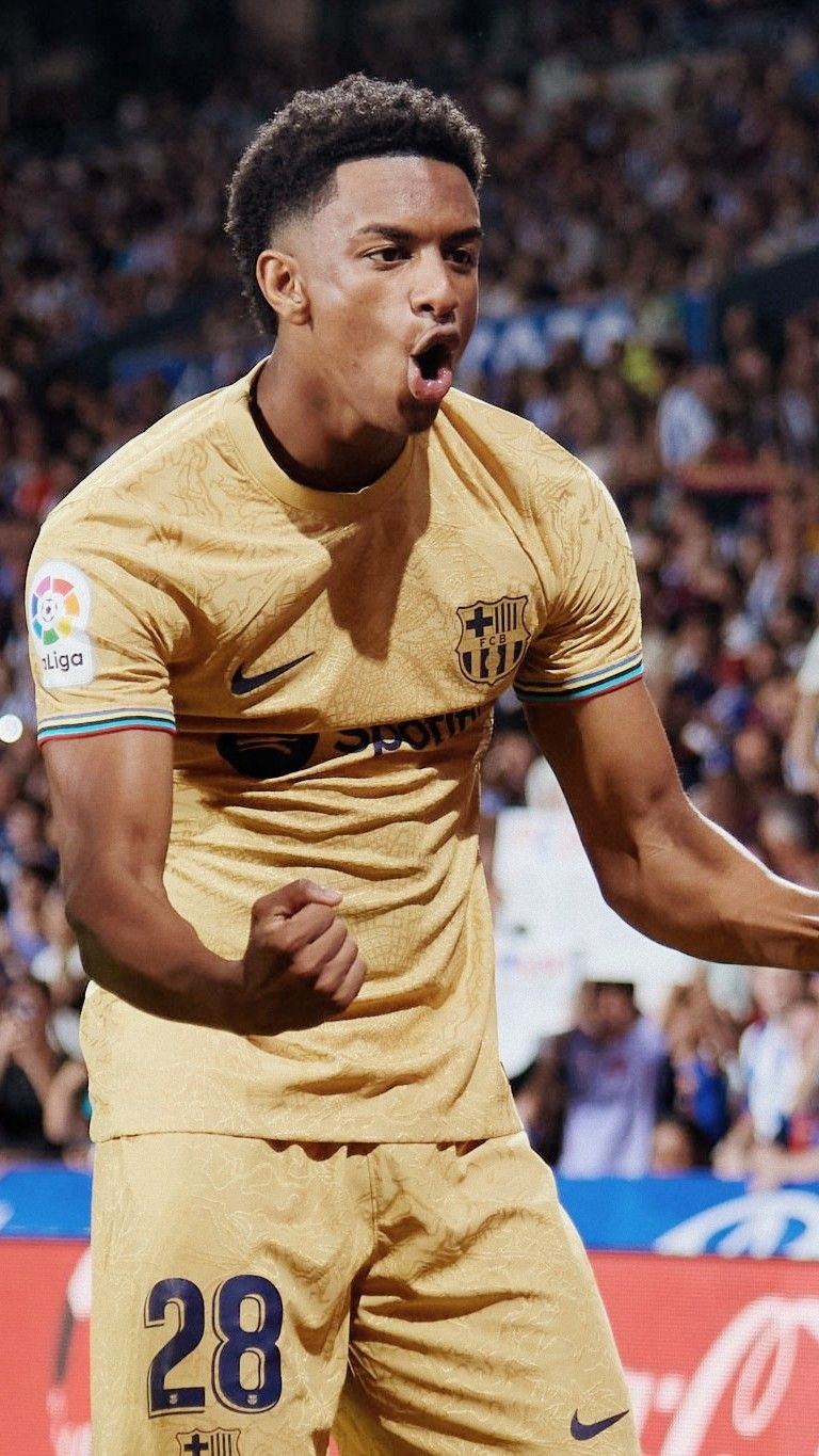 768x1365 Alejandro Balde Wallpaper