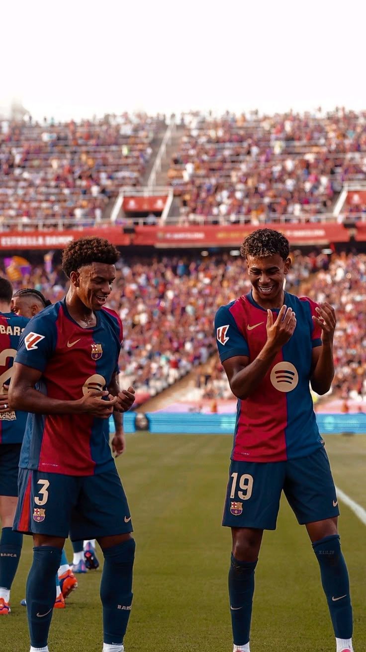 736x1308 Alejandro Balde & Lamine Yamal
