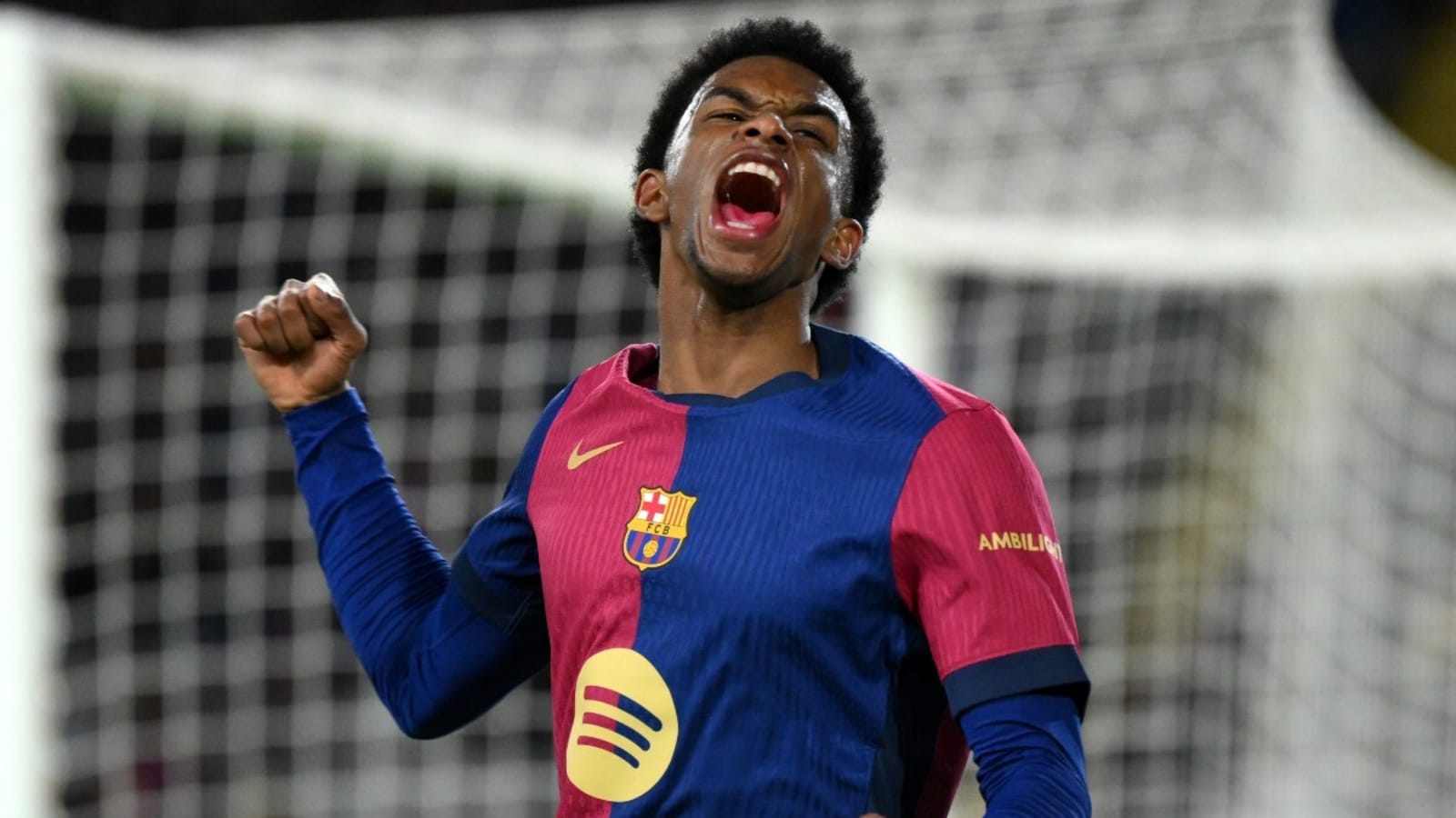 1600x900 €50m bid made: La Liga giants respond to Manchester United transfer offer
