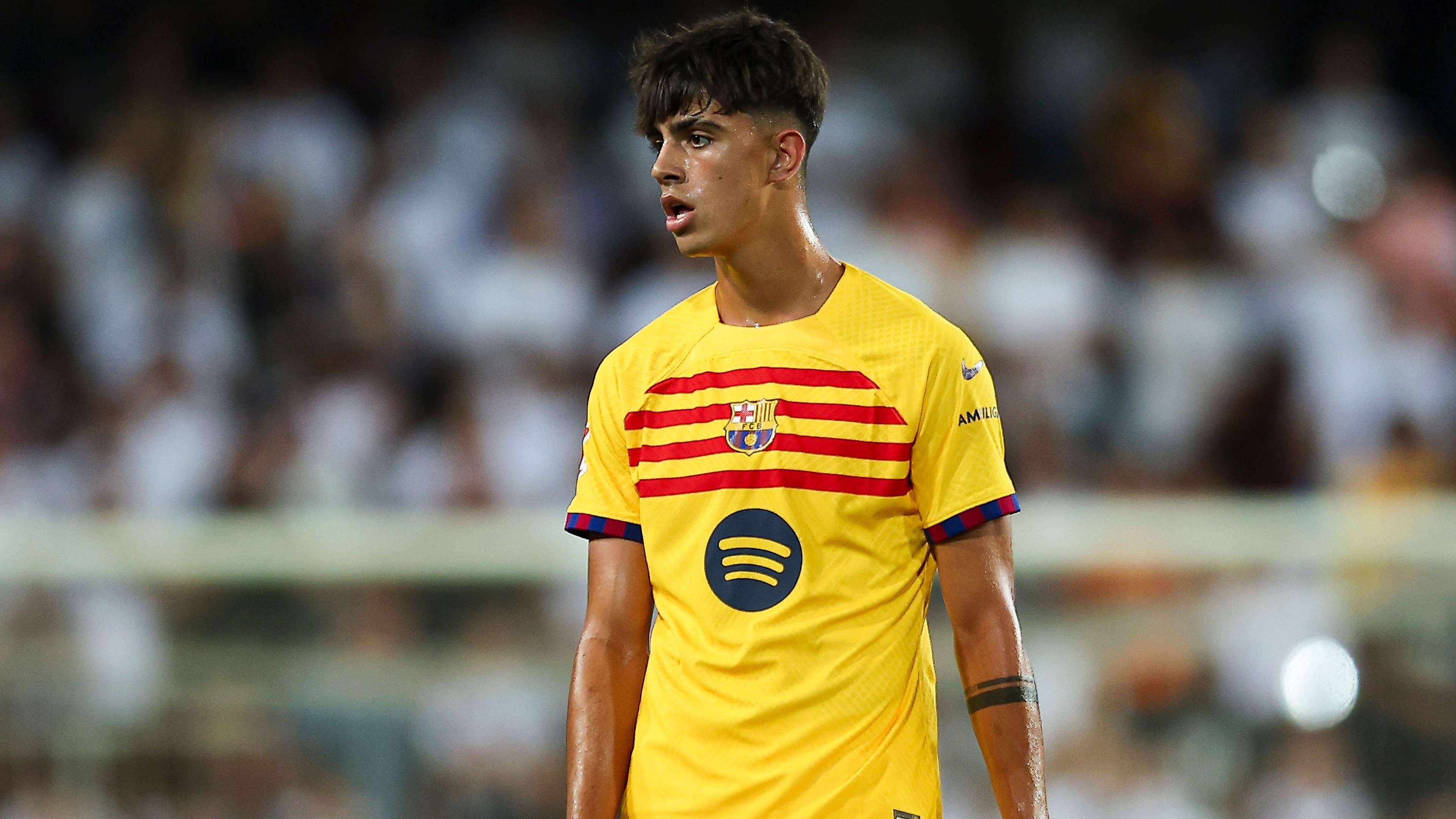3840x2160 Marc Bernal: Barcelona's teenage Sergio Busquets regen & 'the pearl of La Masia' on road to redemption after devastating injury. Goal.com US