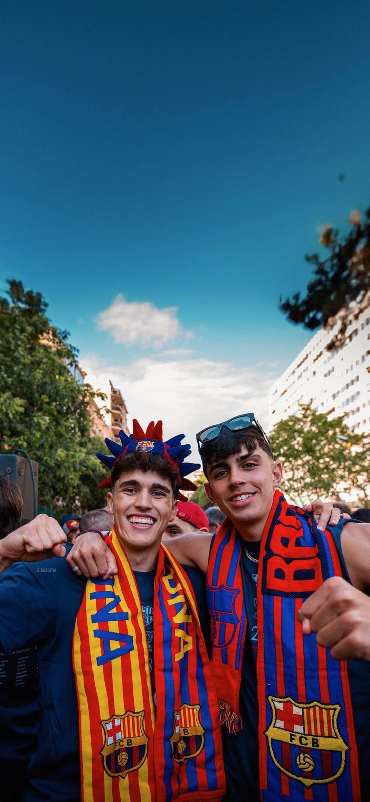 736x1595 Cubarsi & Bernal #wallpaper. Wallpaper bonitos, Foto, Barcelona fc