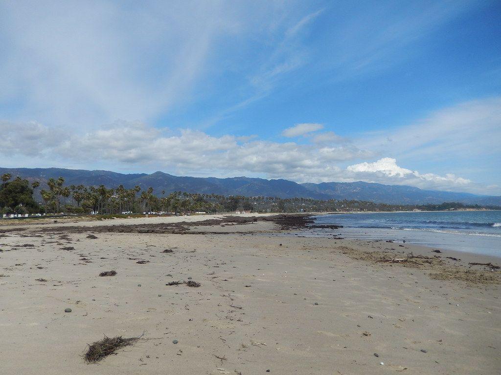 1024x768 Santa Barbara beach