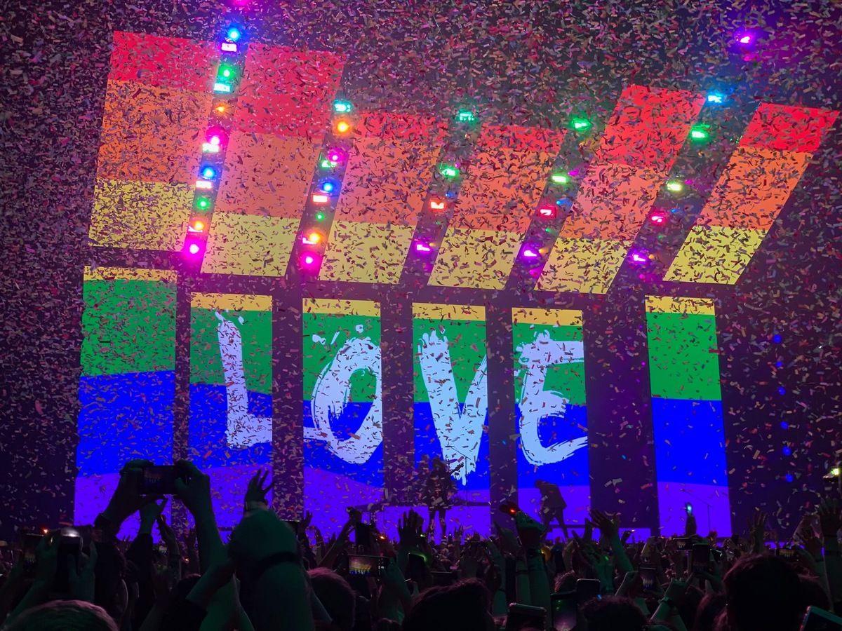 1200x900 Panic! At the Disco Concert Photo
