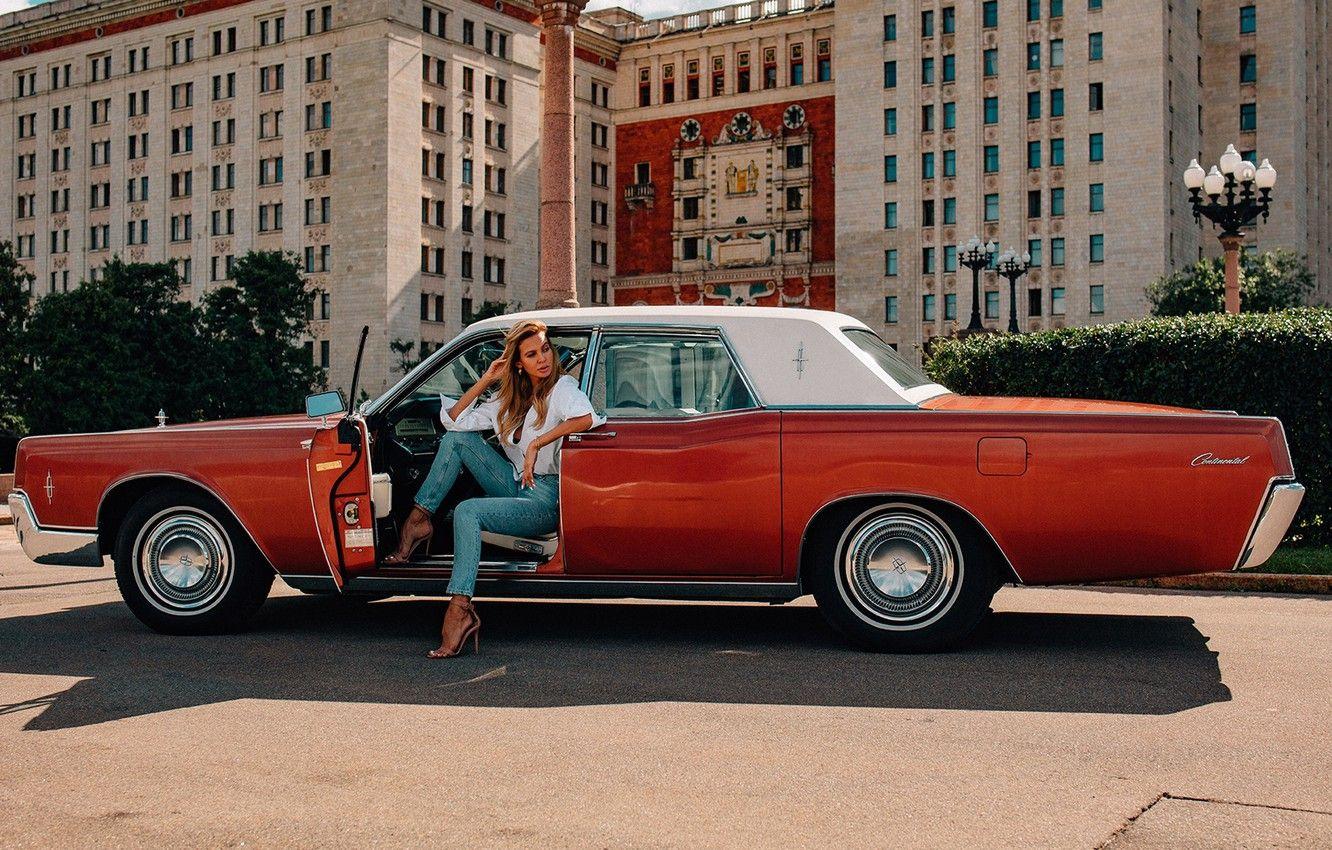 1332x850 Wallpaper machine, auto, girl, pose, retro, jeans, Lincoln