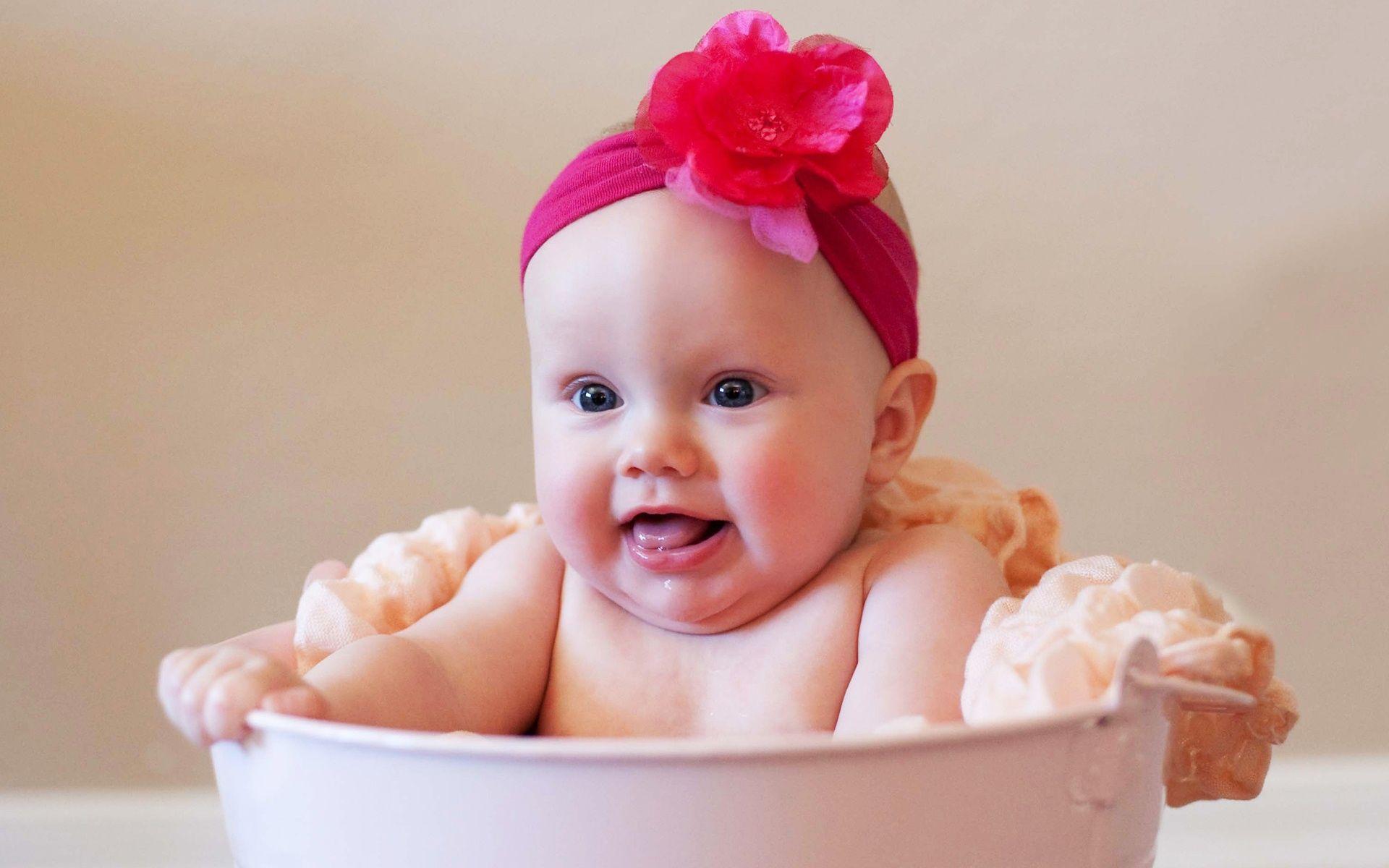 1920x1200 Cutest Baby Girl Wallpaper