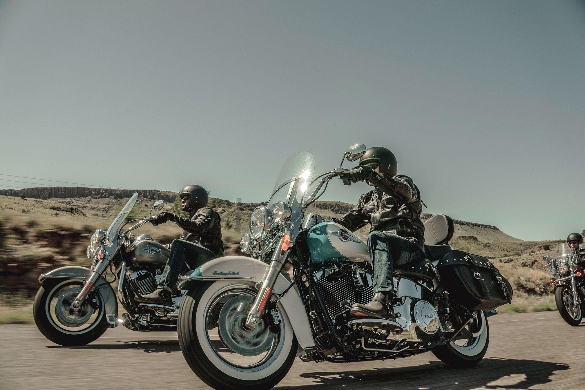 2017x1345 Harley Davidson Heritage Softail Classic HD Wallpaper