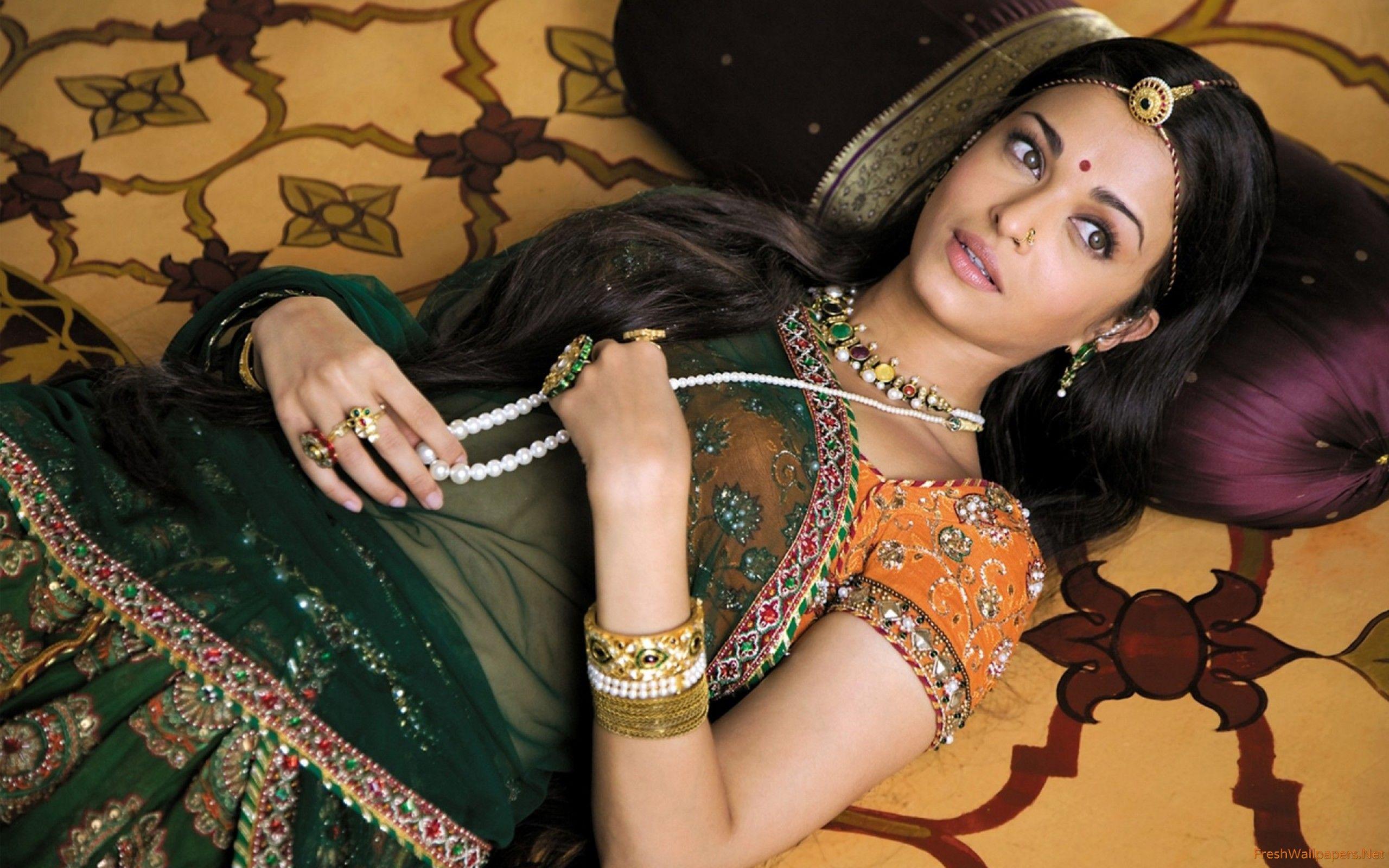 2560x1600 Aishwarya Rai Jodha Akbar wallpaper