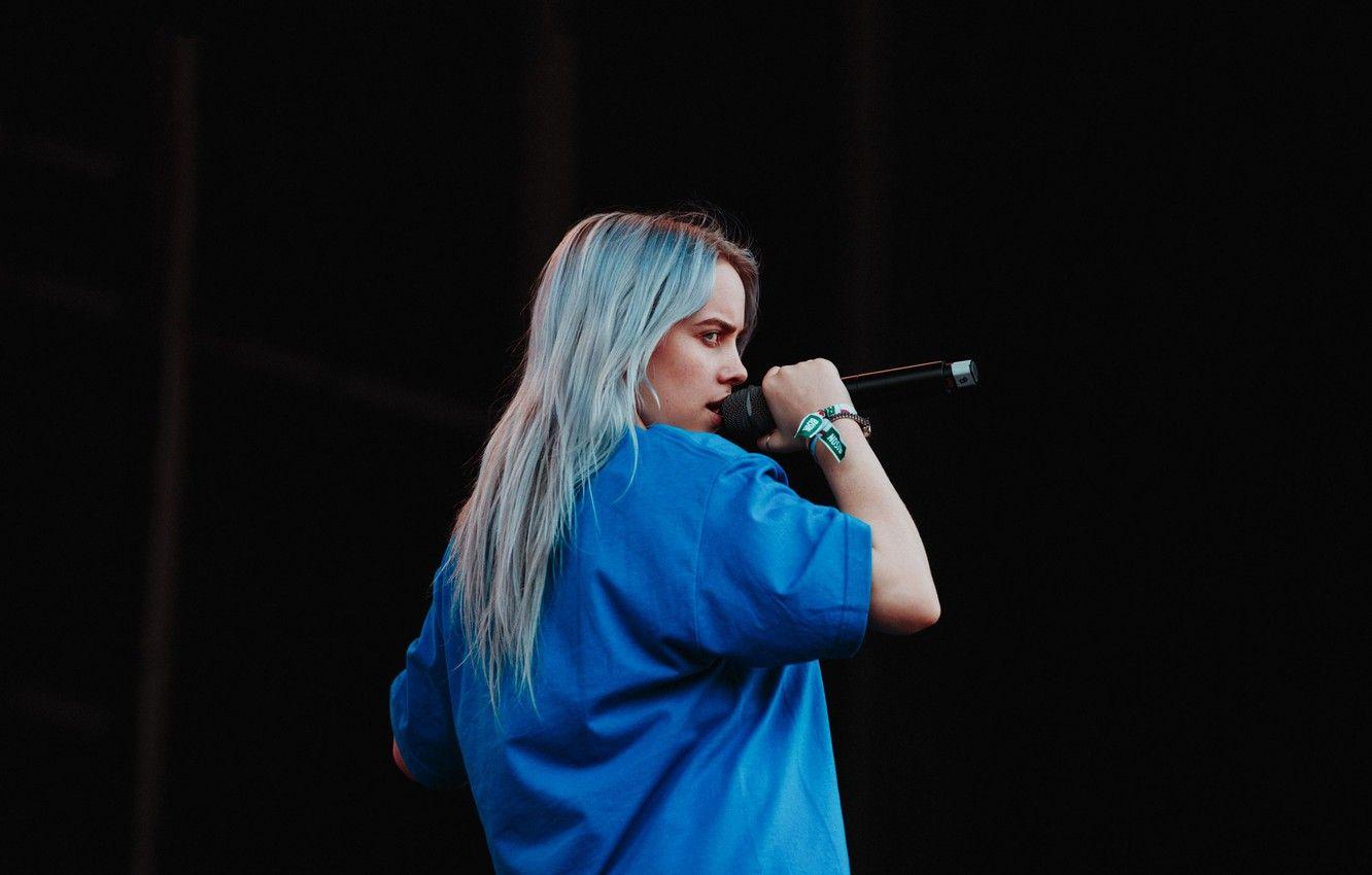 1332x850 Wallpaper microphone, singer, singer, blond, sings, sing, Billie