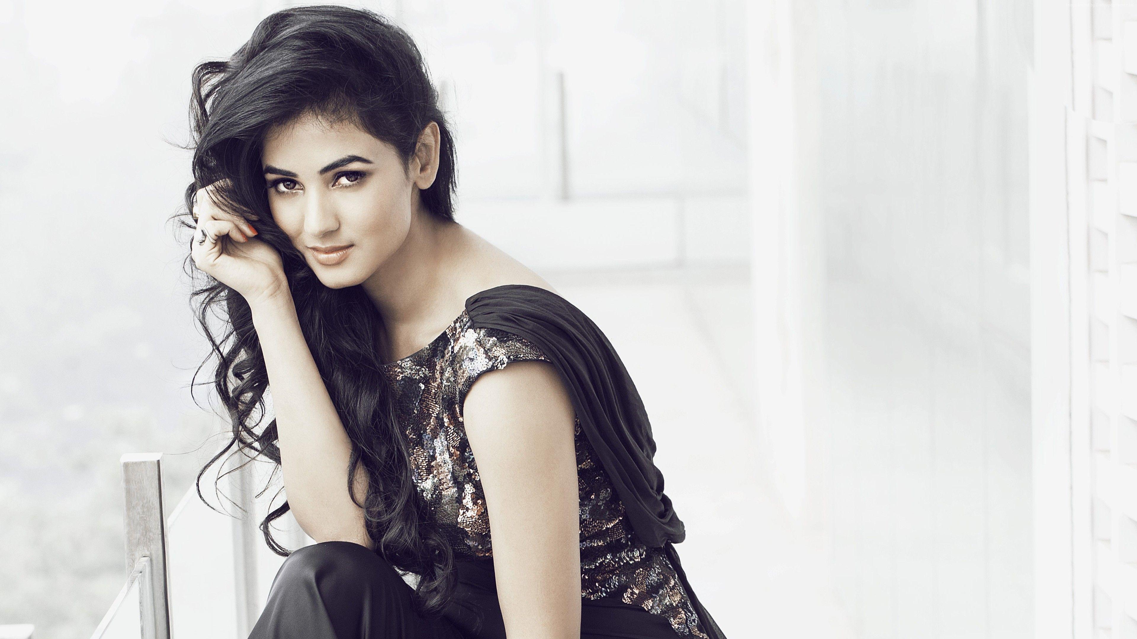 3840x2160 Wallpaper Sonal Chauhan, hot, bollywood, 4k, Girls. Celebrities, Fashion models, Beauty video ideas