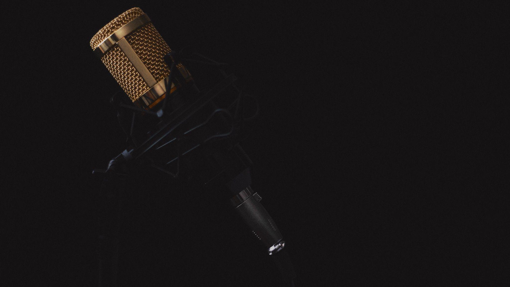 2048x1152 Microphone Dark Background 4k 5k 2048x1152 Resolution HD