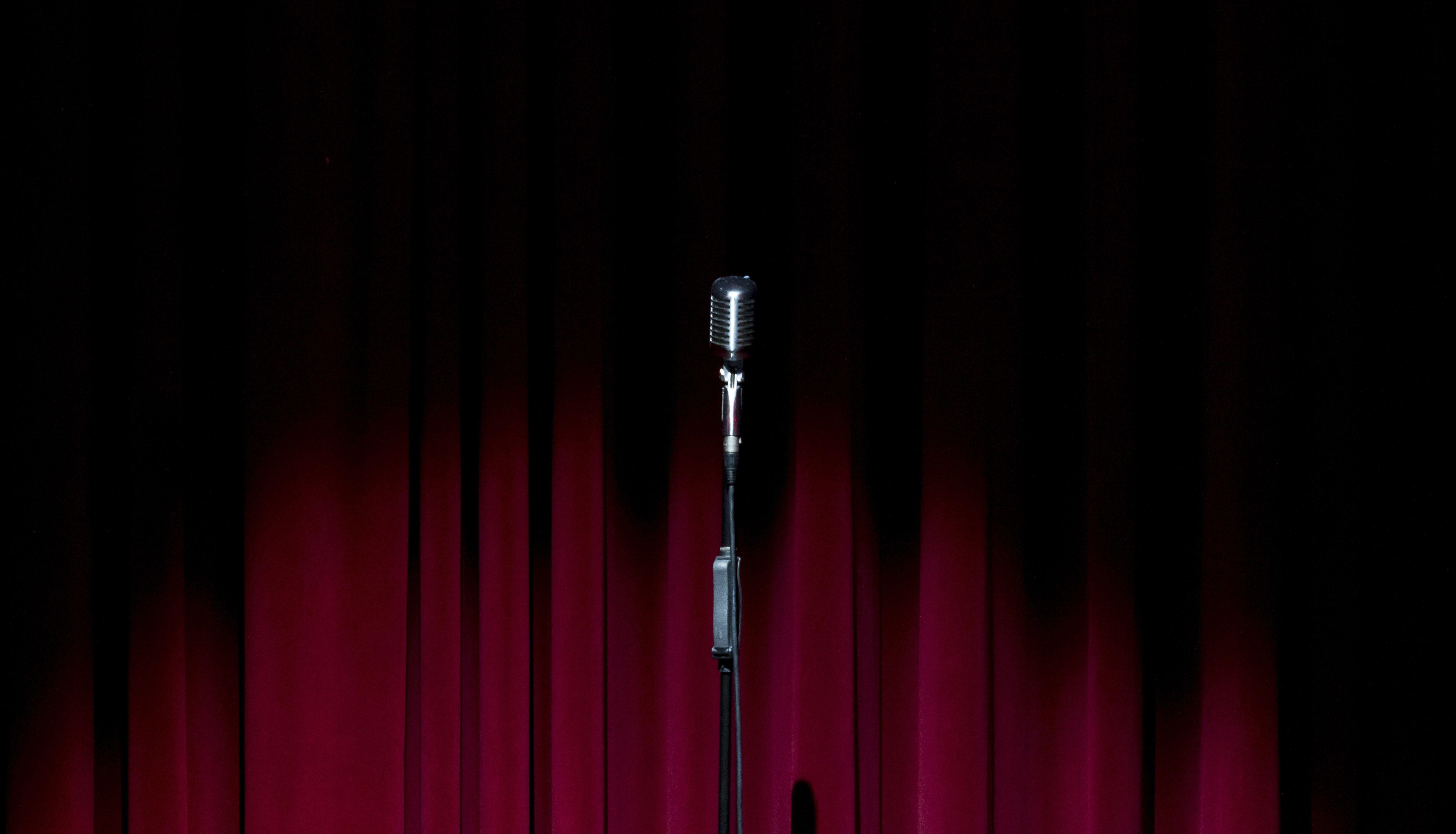 5184x2969 Black And Stainless Steel Microphone Preview On Stage