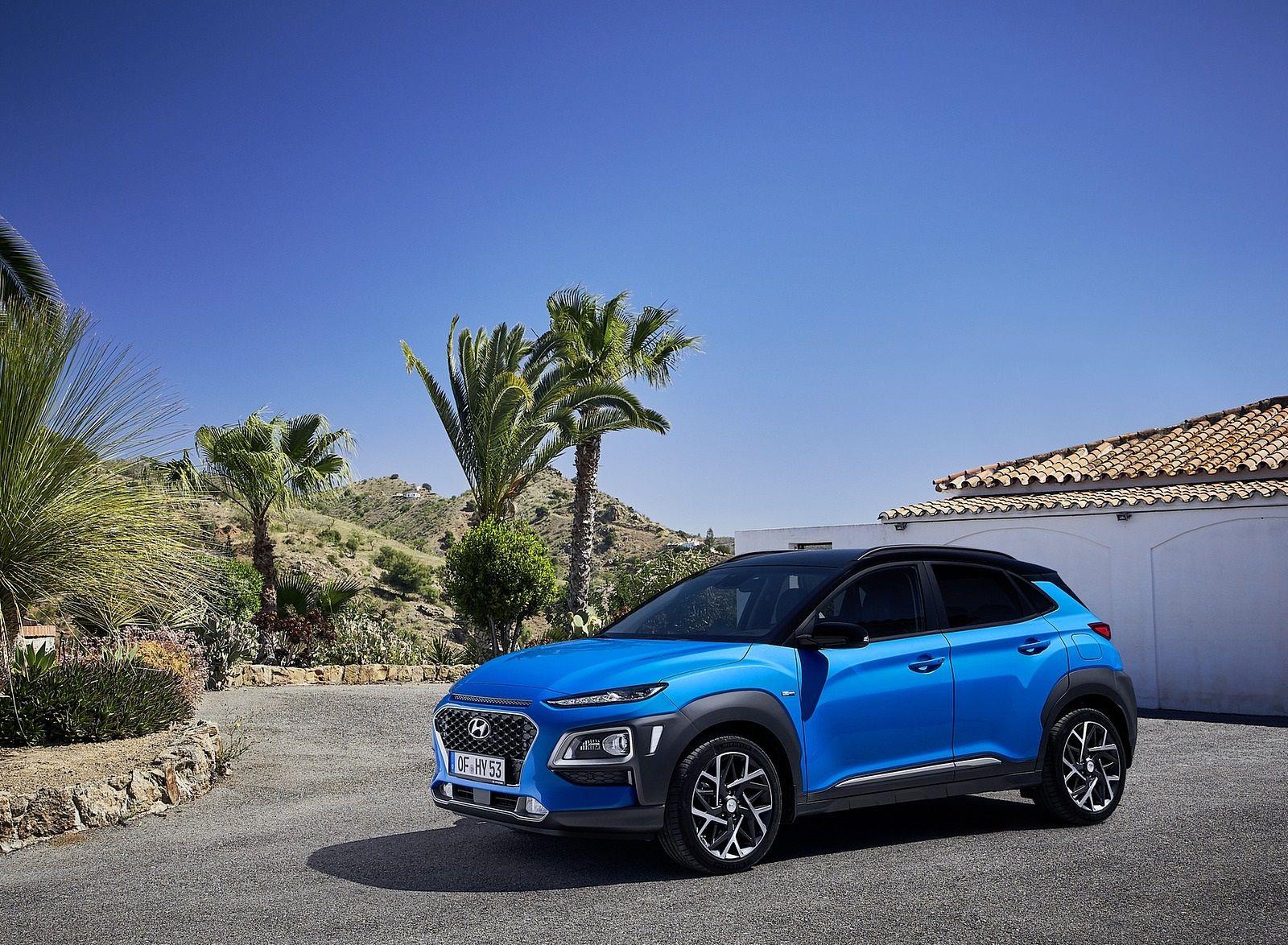 1600x1174 Hyundai Kona Hybrid (Euro Spec) Front Three Quarter