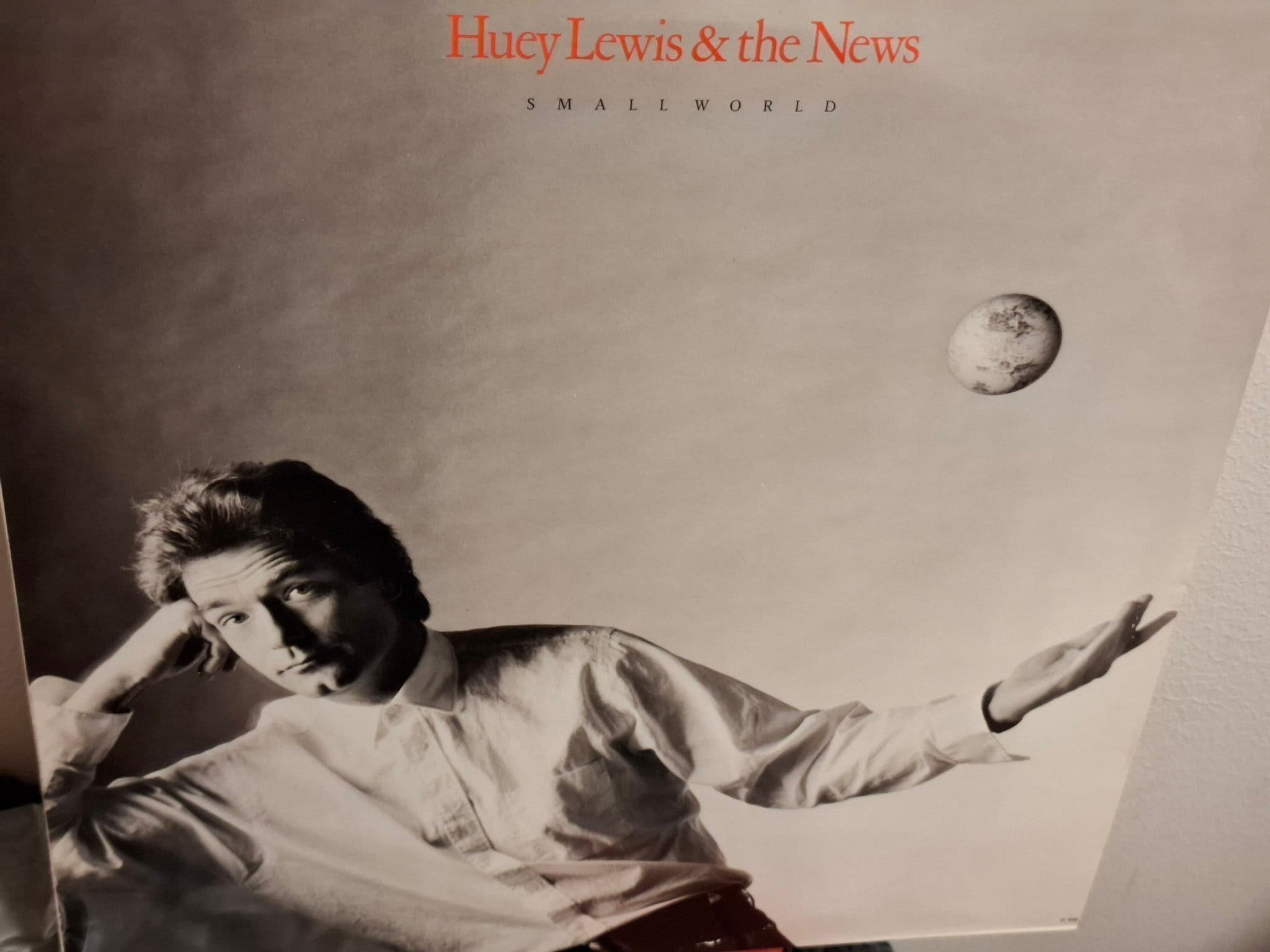 2048x1536 Huey Lewis & The News World LP. Köp på Tradera