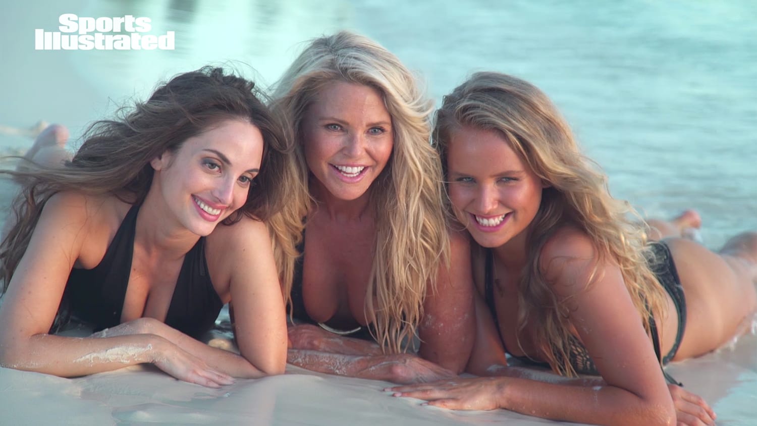 1500x844 Christie Brinkley poses for Sports Illustrated swimsuit issue with her daughters