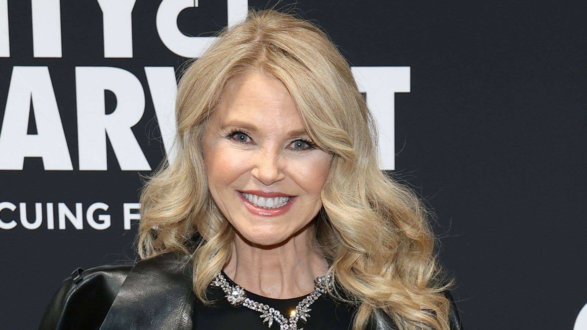 1920x1080 Christie Brinkley, steals the show in stunning red carpet appearance