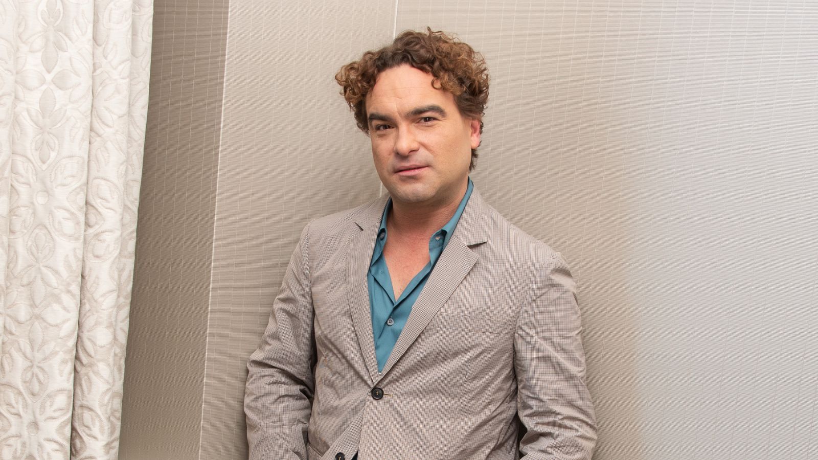1600x900 Johnny Galecki's bedroom reminds me of a gothic English manor. Homes and Gardens