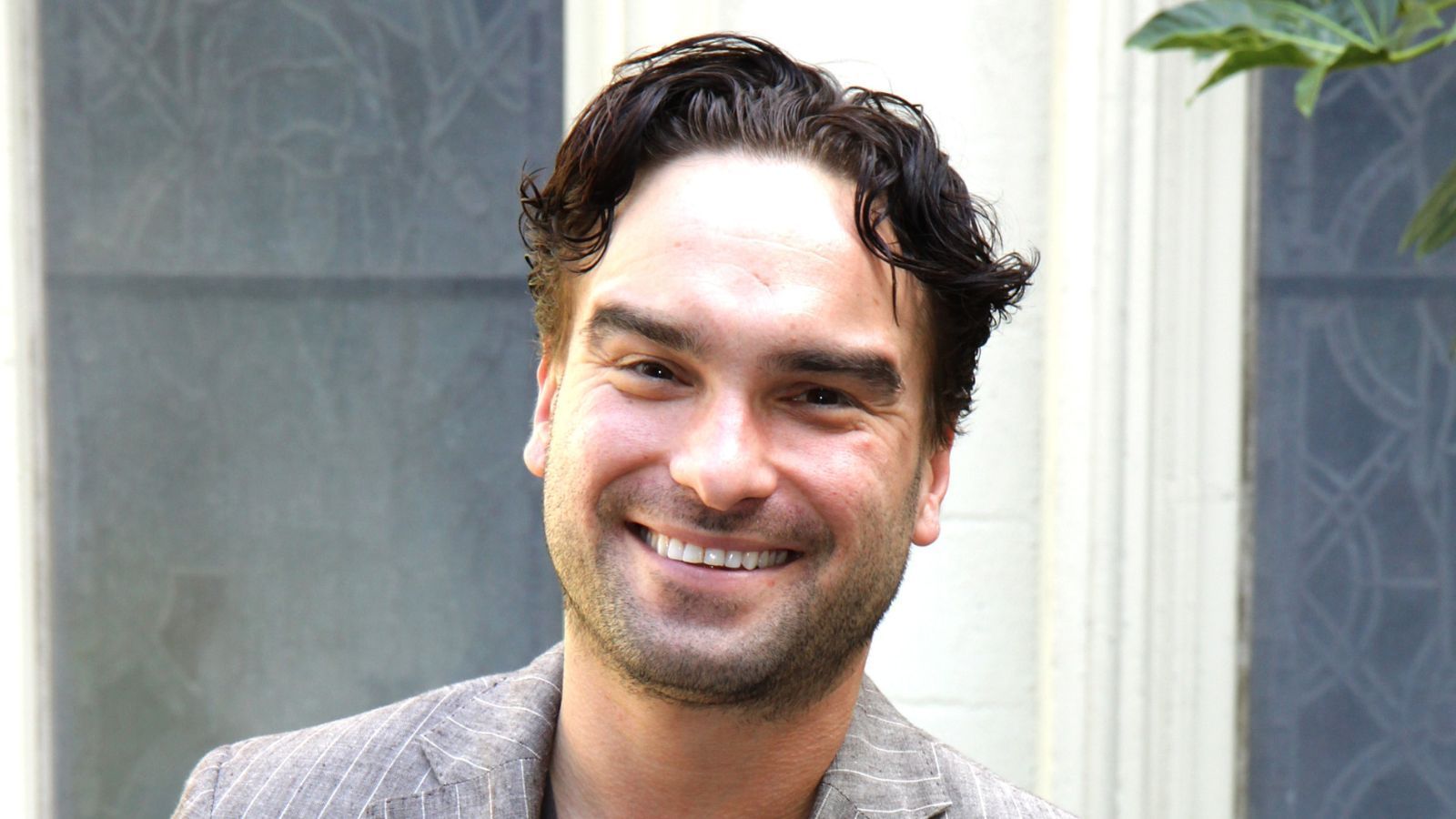 1600x900 Johnny Galecki's Guest Room is a Lesson in Pattern Clashing. Homes and Gardens