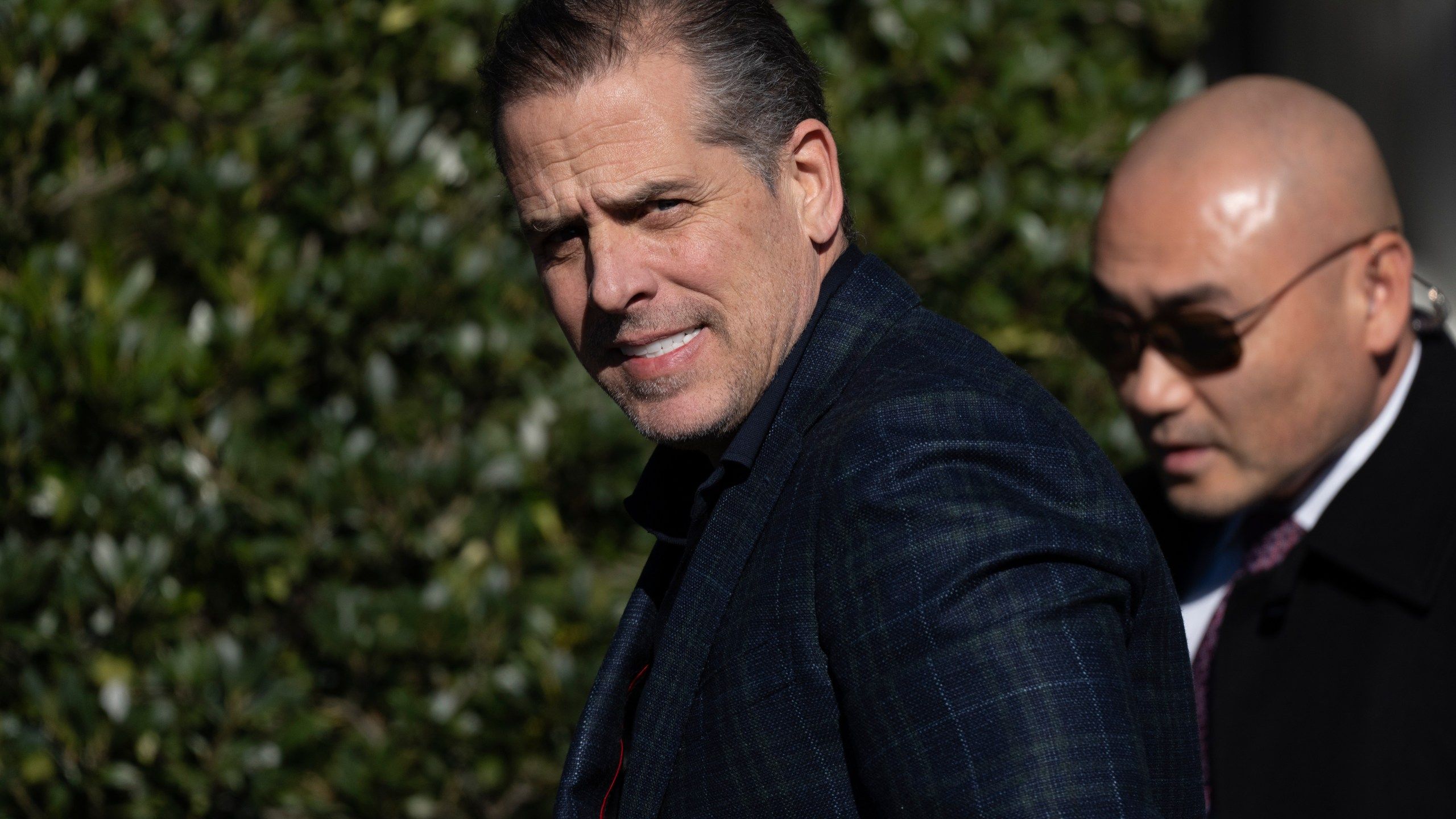 2560x1440 GOP asks for records from Biden's family on business deals