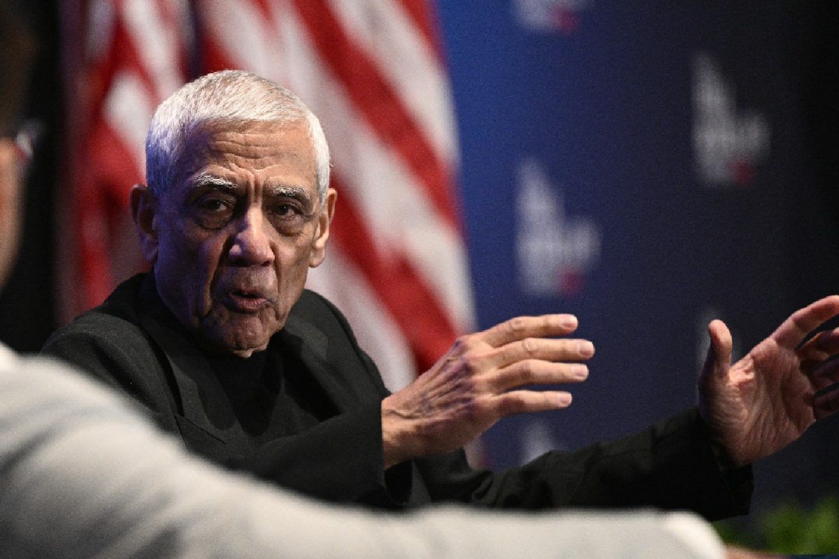 1200x800 Vinod Khosla Snaps Back At Elon Musk's 'Pompous' Taunt: 'Maybe Not Tweet Seemingly Racist Stuff'