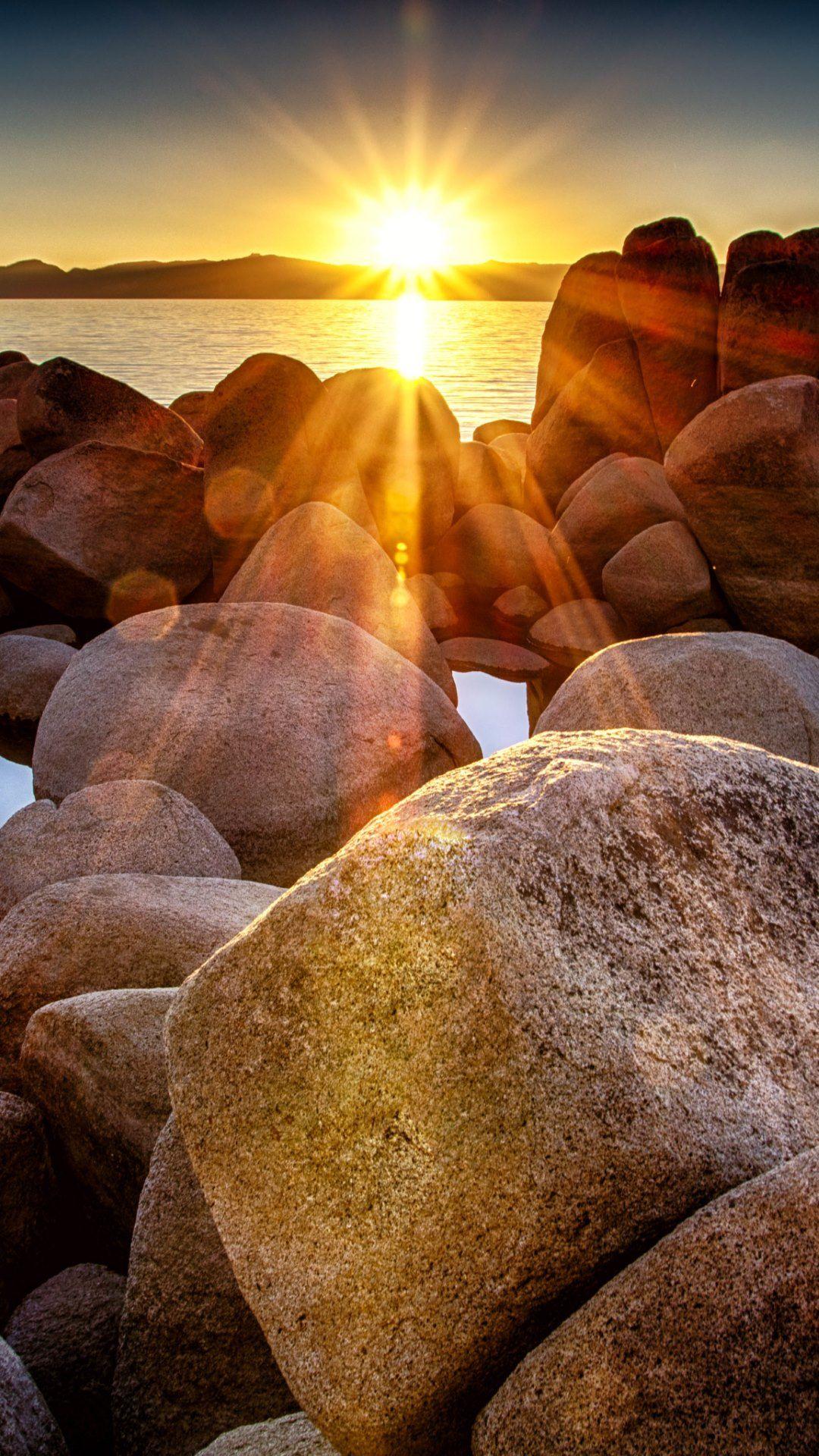 Камни солнца и луны. Море камни солнце. Красивые камни на солнце. Красивые валуны. Камни в природе.