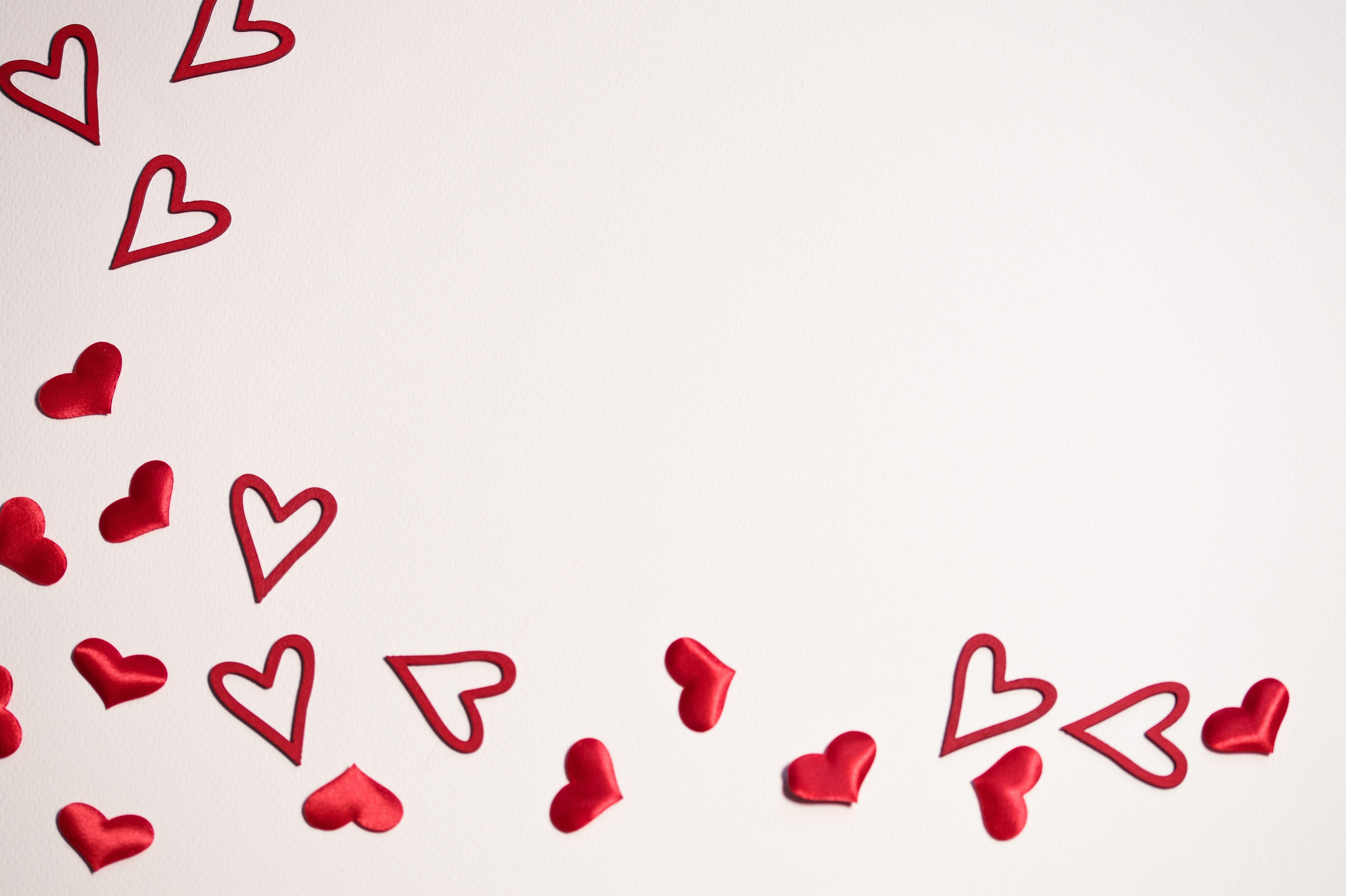 5456x3632 Mini Red Hearts Wallpaper · Free