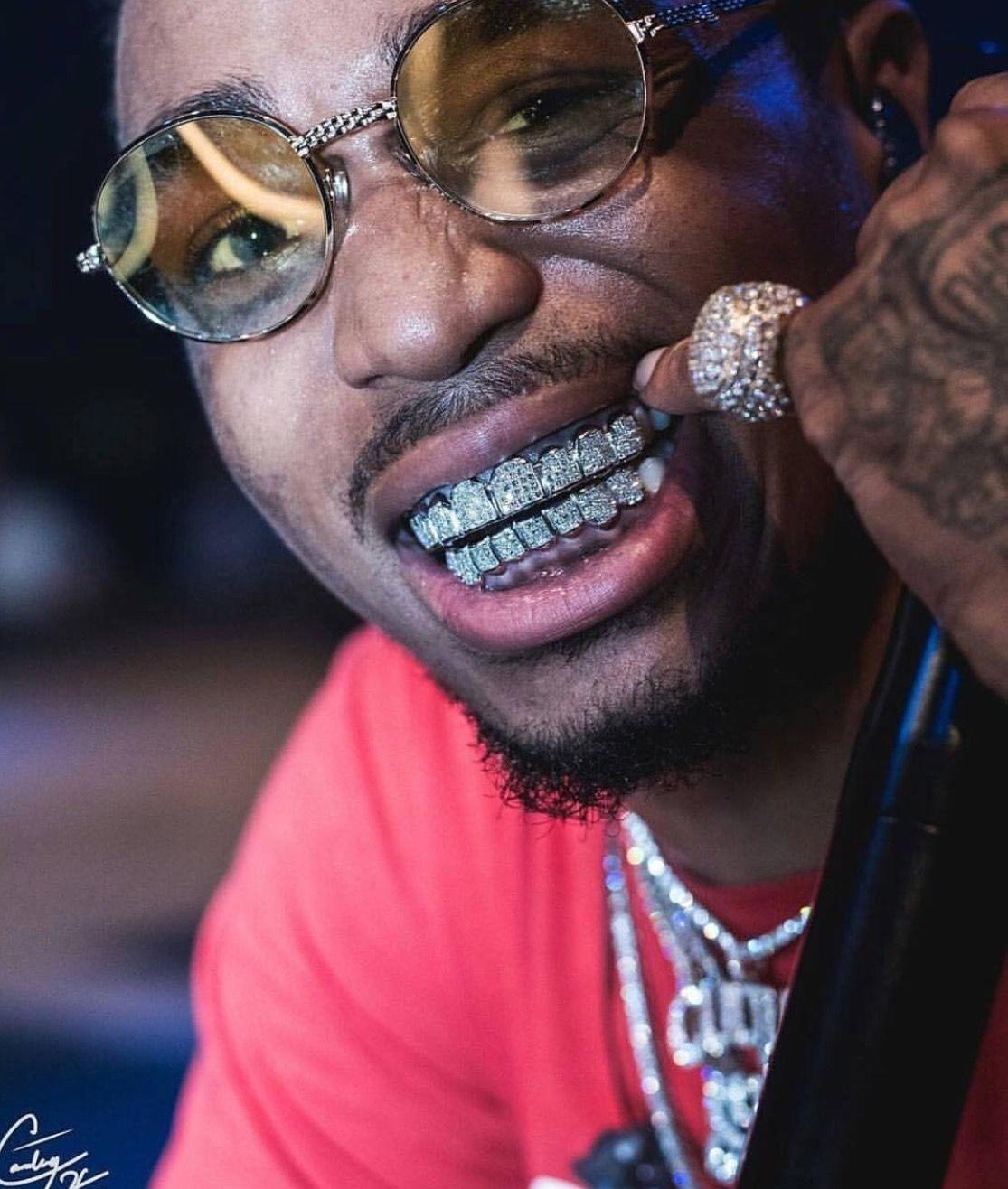 Зубы рэперов. Гриллзы Quavo. Quavo грилзы. Асап Рокки грилзы. Грилзы Бриллиантовые.