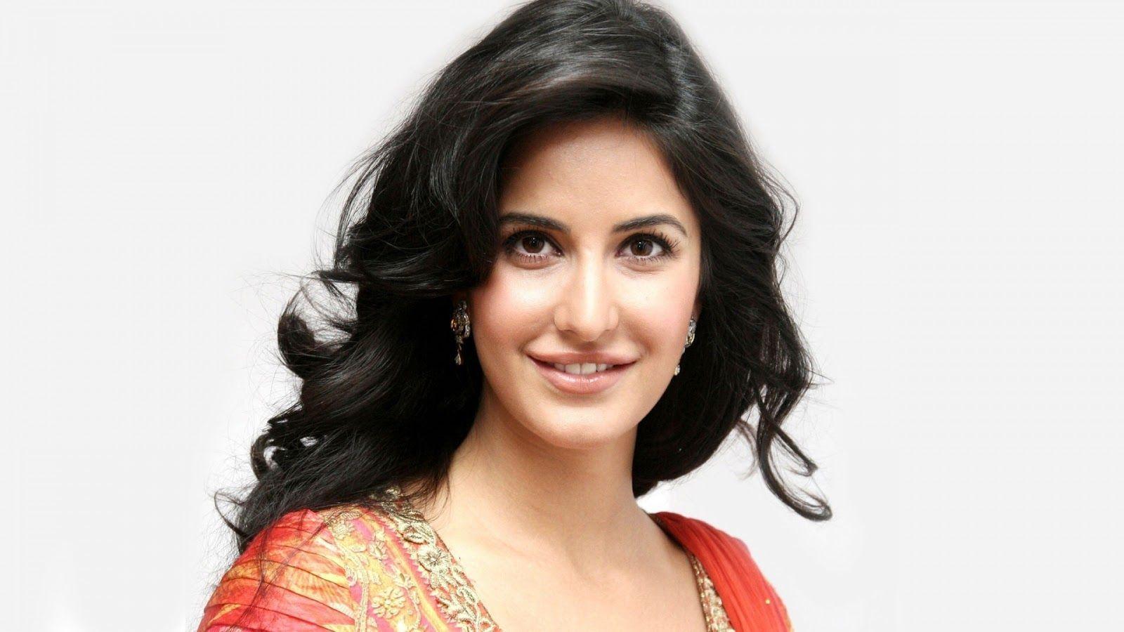 1600x900 Hindi Heroine Wallpaper