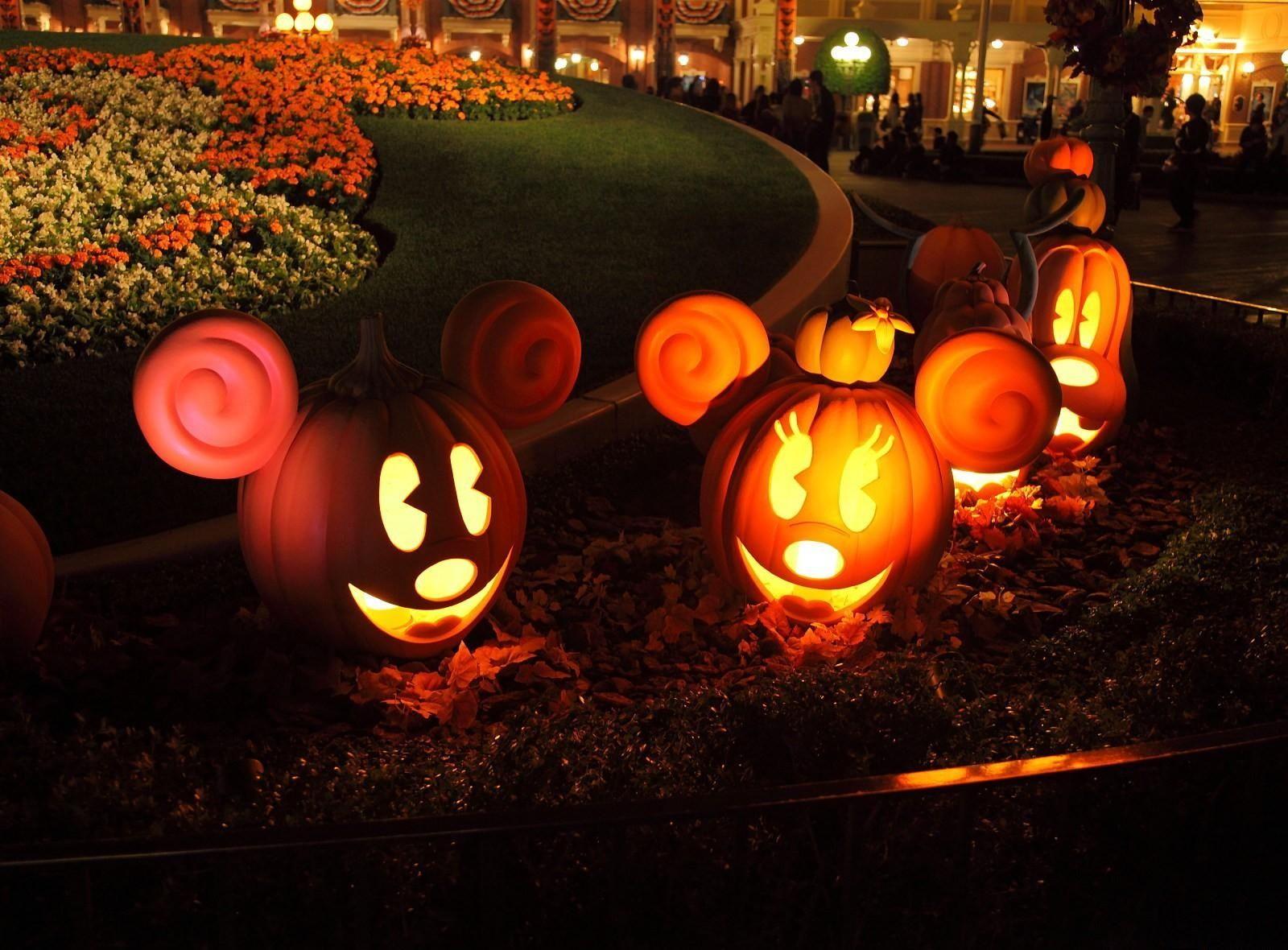 1600x1180 Mickey Mouse Halloween Wallpaper