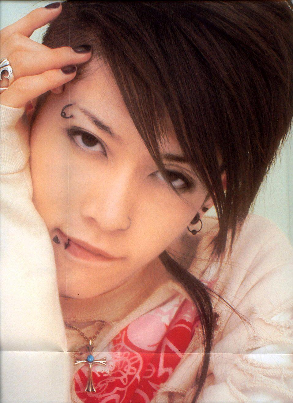 957x1316 TotalPing: Miyavi wallpaper