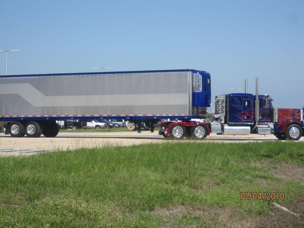 1024x768 Optimus. Optimus prime truck, Peterbilt, Peterbilt trucks
