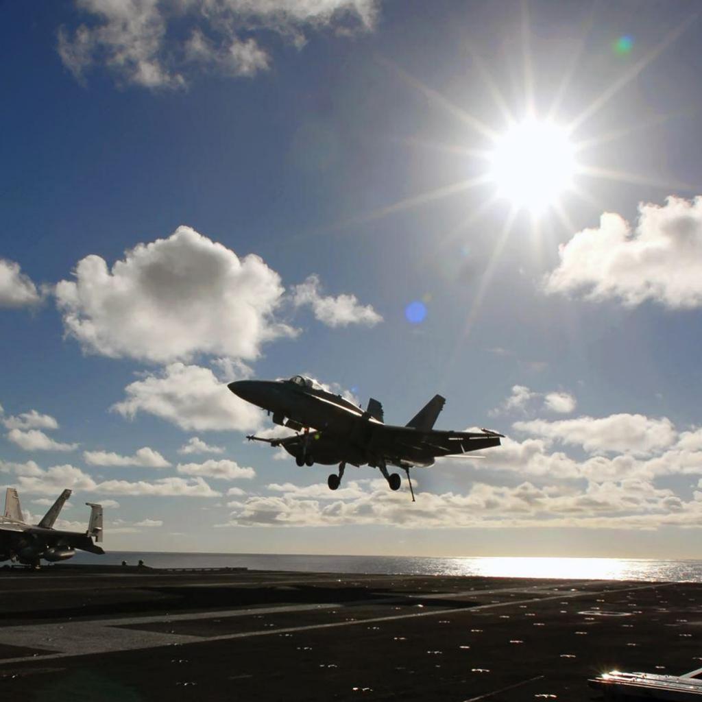 1024x1024 Fighter Jet iPad Wallpaper Free Download