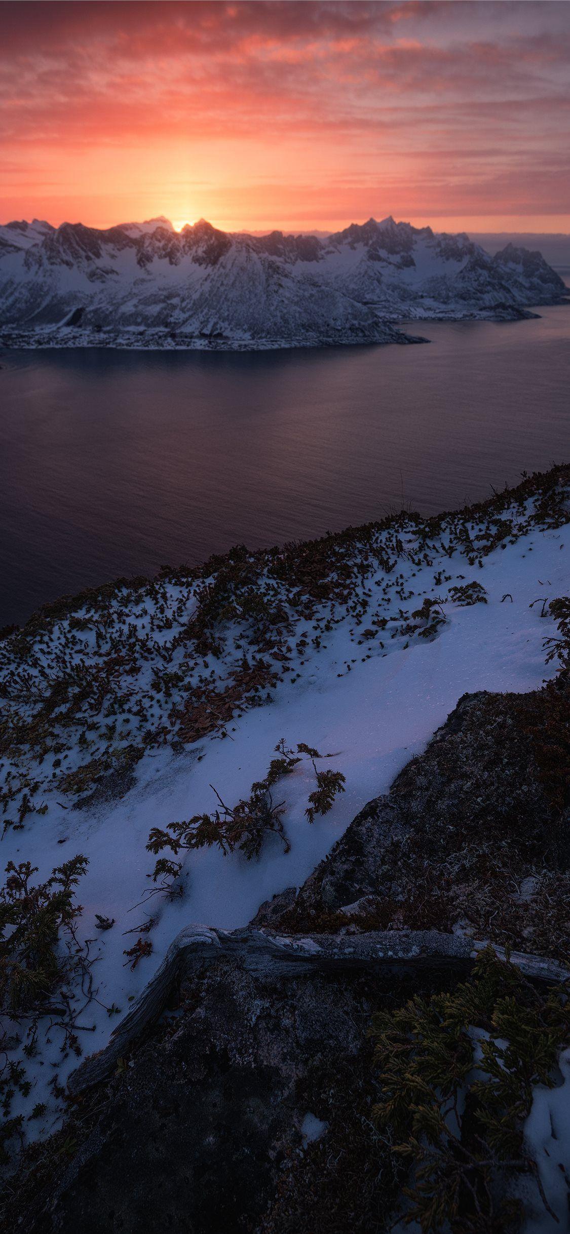 1125x2436 Best hiking iPhone 11 Wallpaper HD