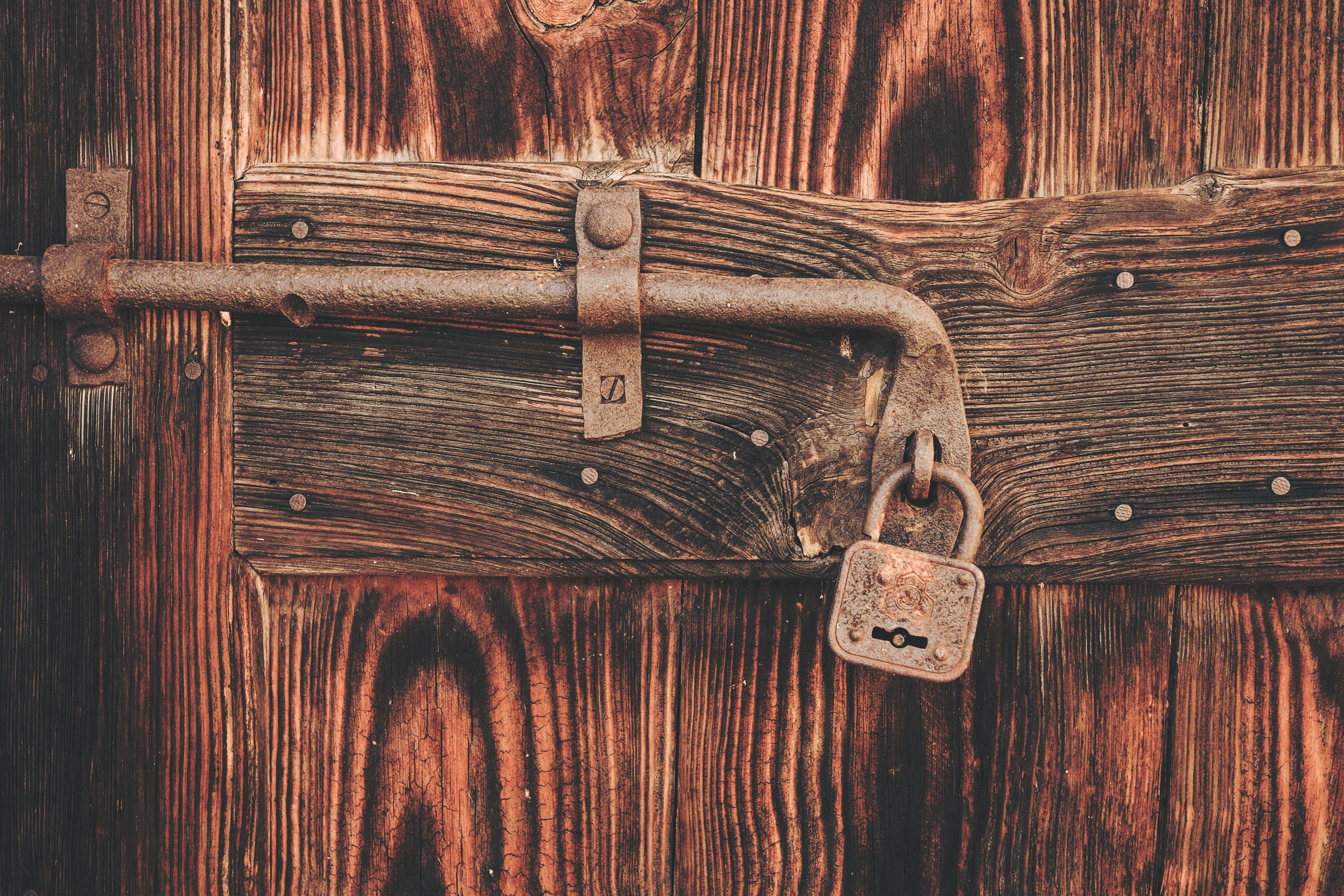4896x3264 4896x3264 #fujifilm, #close, #door, #rustic, #lock, #Free