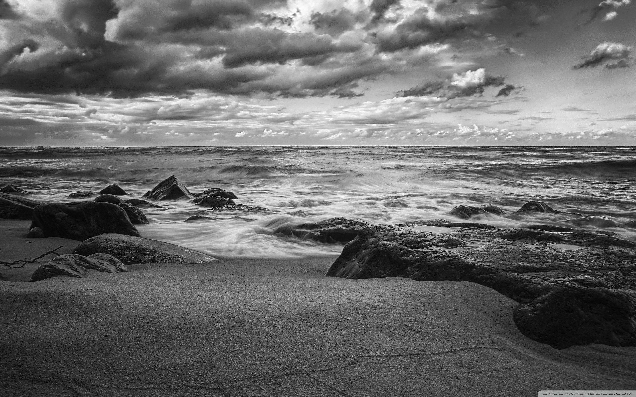 2560x1600 Download Sea Shore Black And White UltraHD Wallpaper