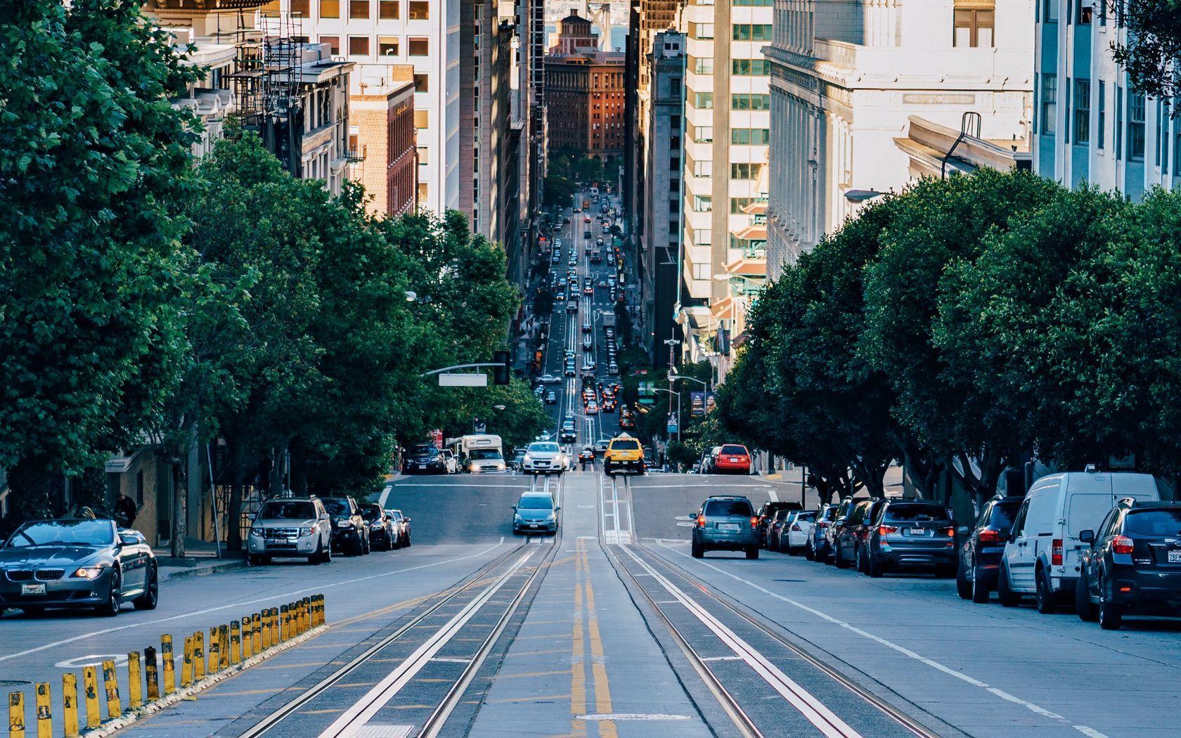 1680x1050 Download wallpaper 1680x1050 street, traffic, urban, architecture