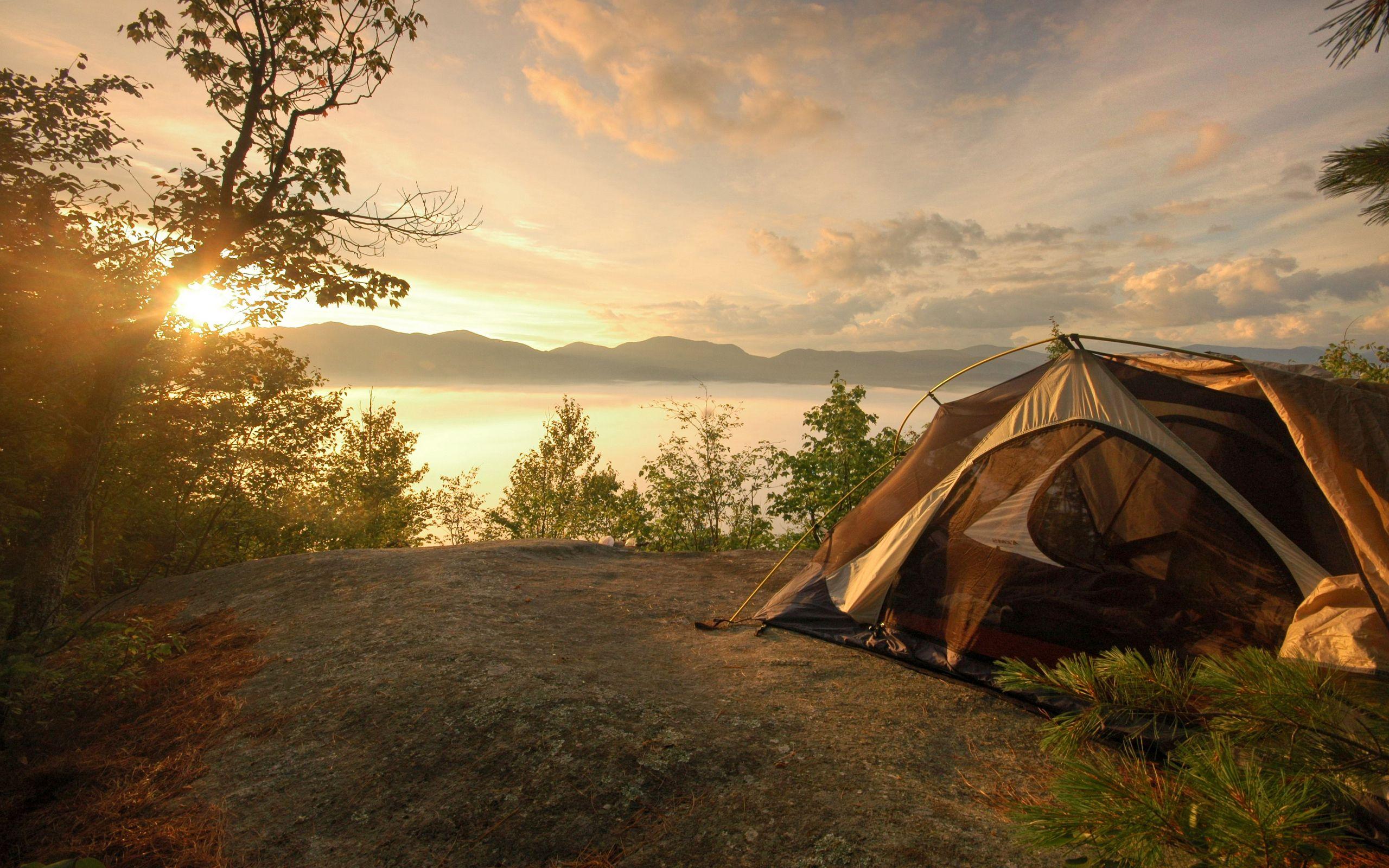 2560x1600 Camping Wallpaper HD