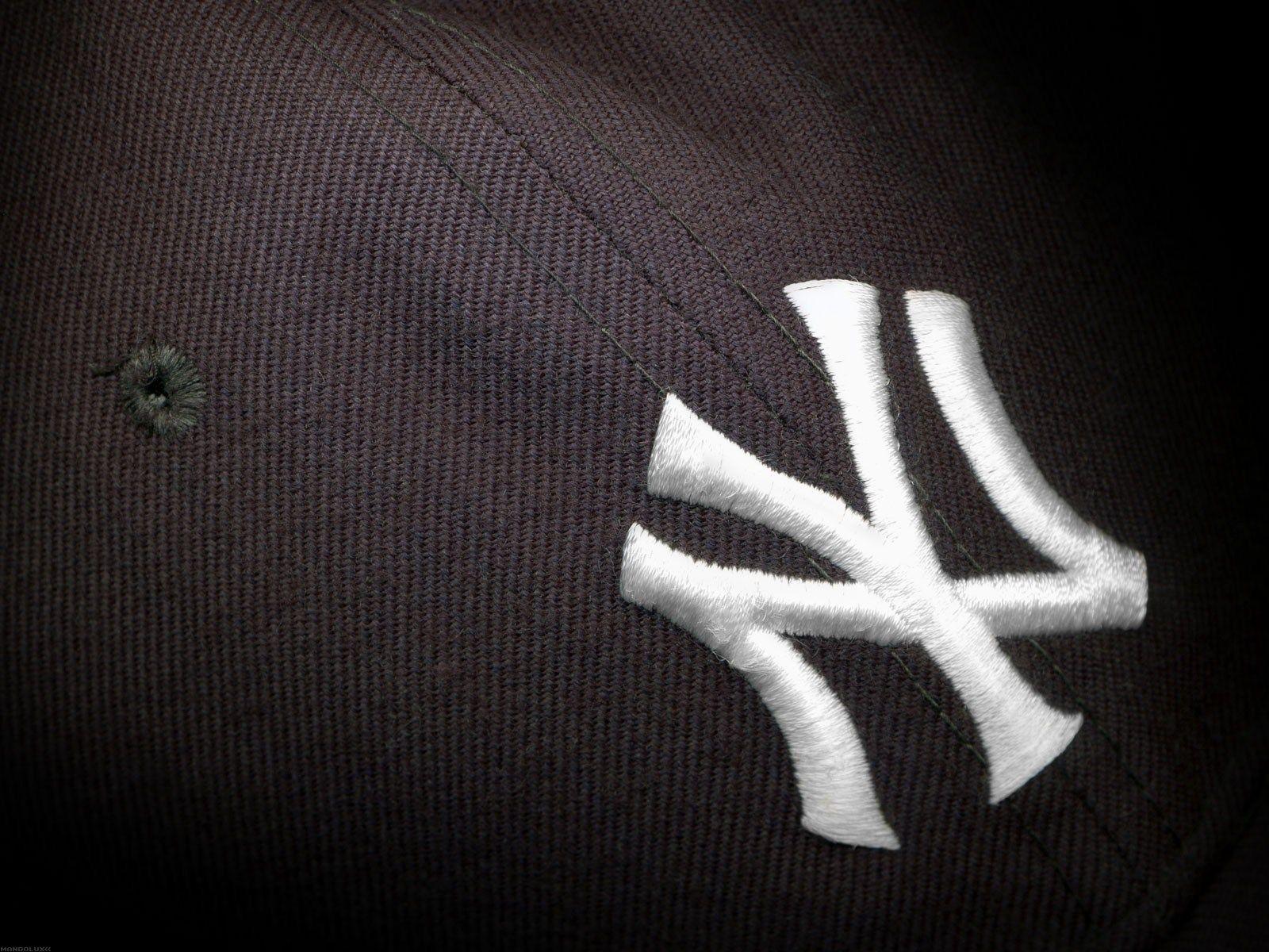 1600x1200 New York Yankees Caps Wallpaper