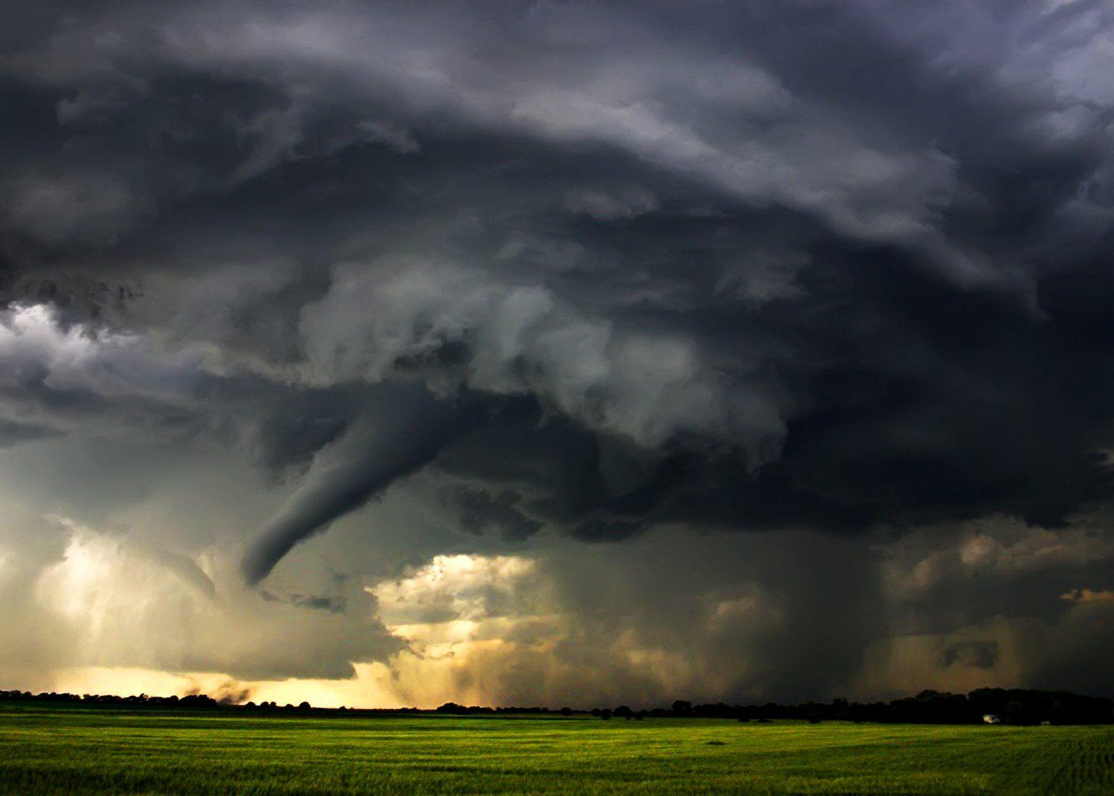 1600x1143 Tornadoes Wallpaper. Clearwater