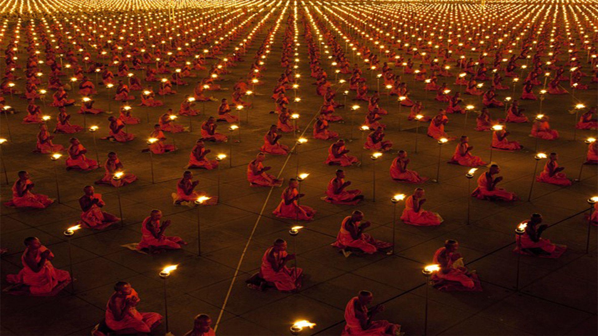 Медитации храмов. Тибет буддизм. Много огня. Медитация в храме. Дзен буддизм.