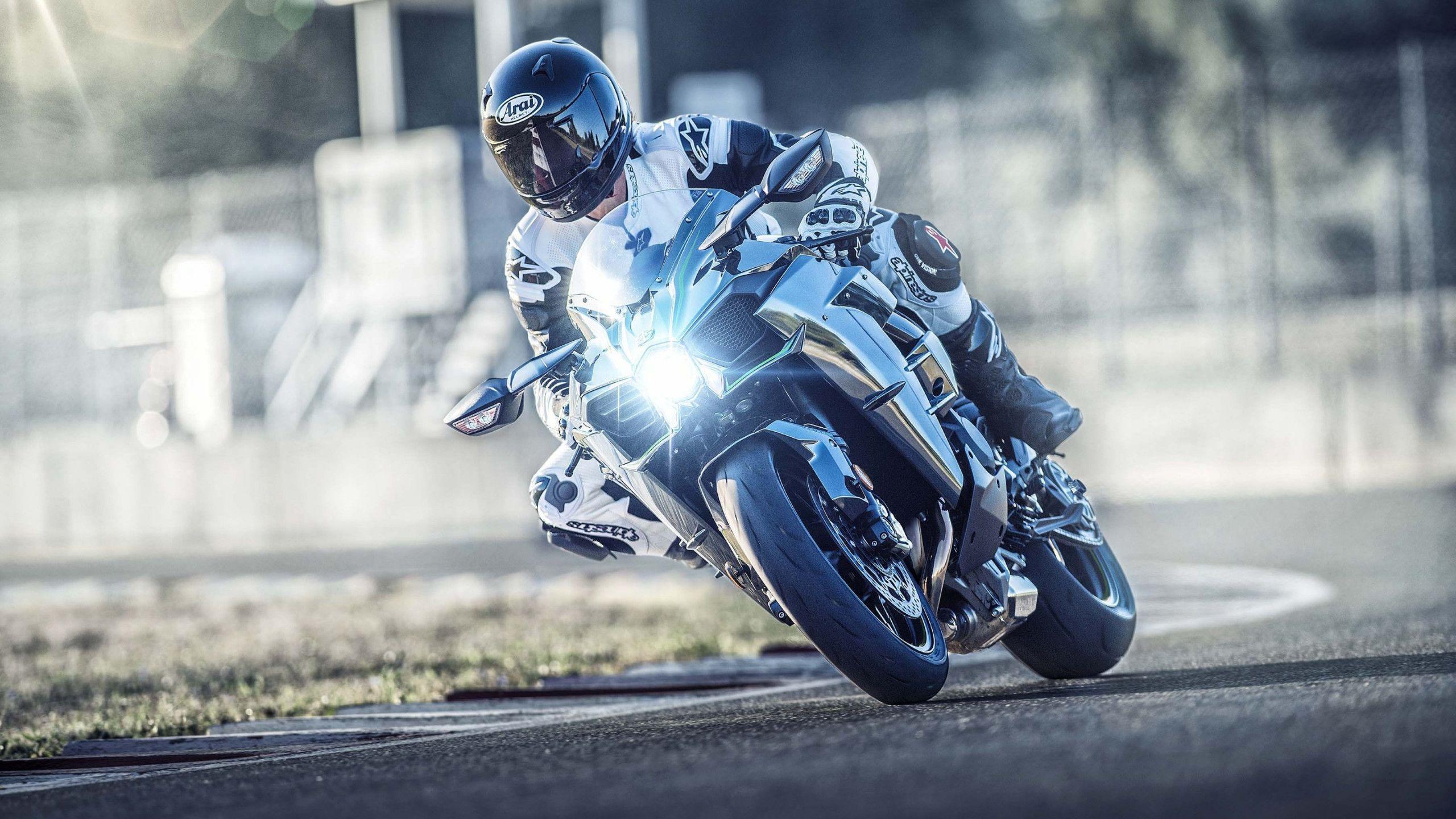 2560x1440 Download wallpaper: Kawasaki Ninja H2 2560x1440