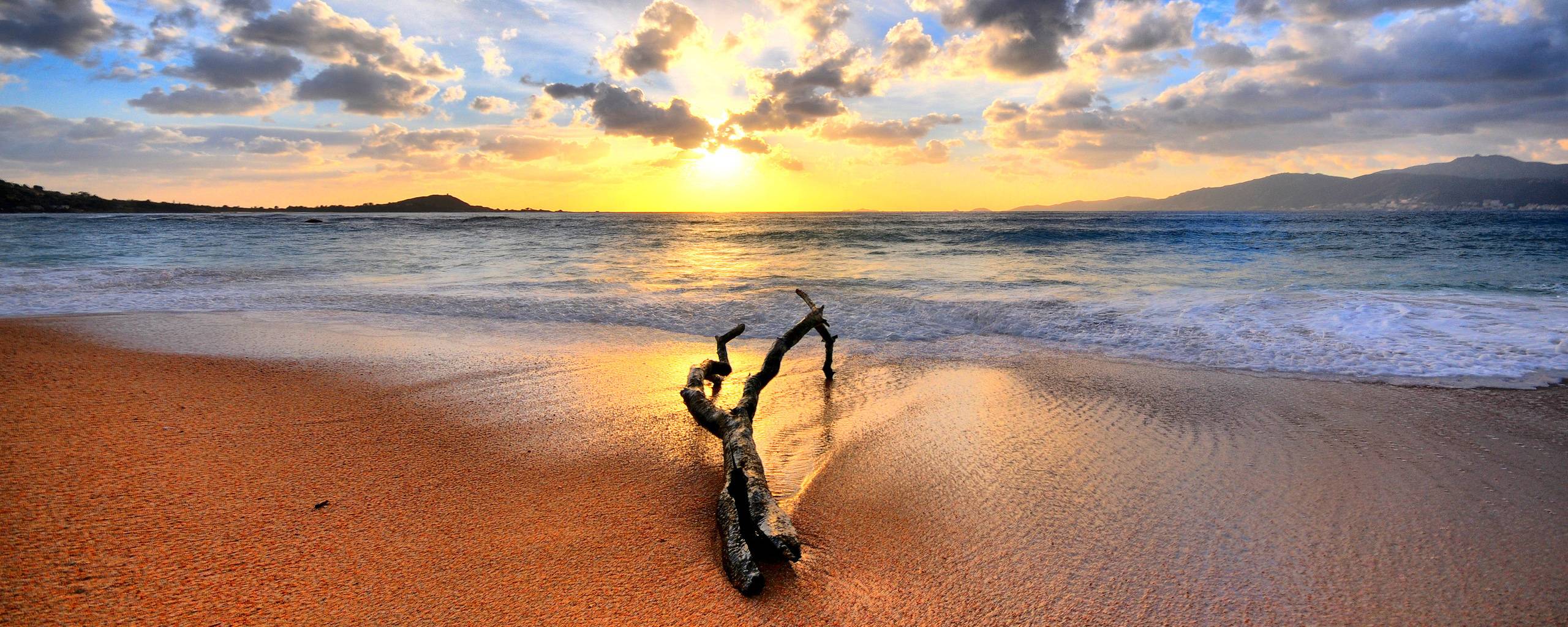 2560x1024 Beach Screen Background