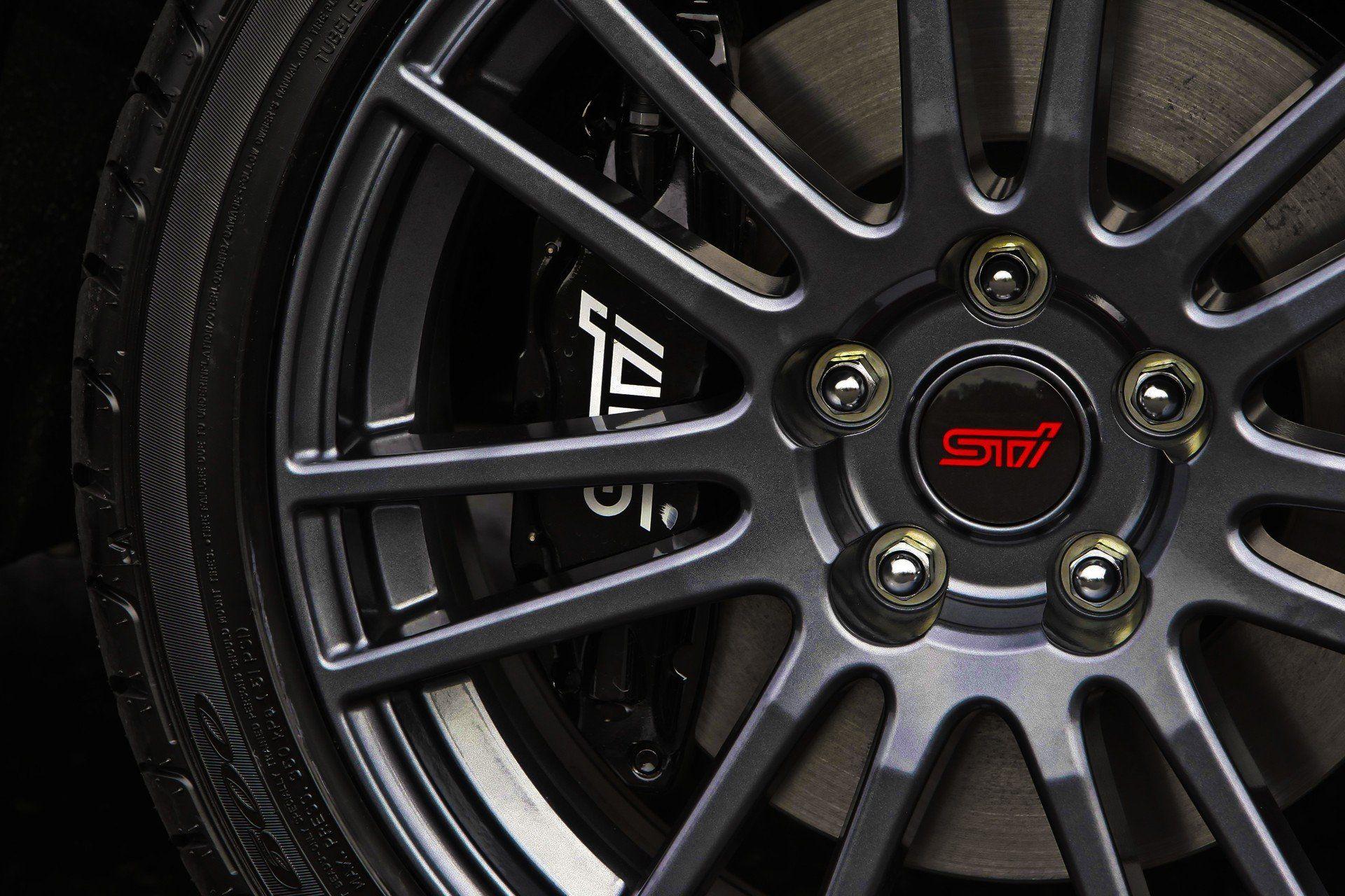 1920x1280 Tire Wallpaper