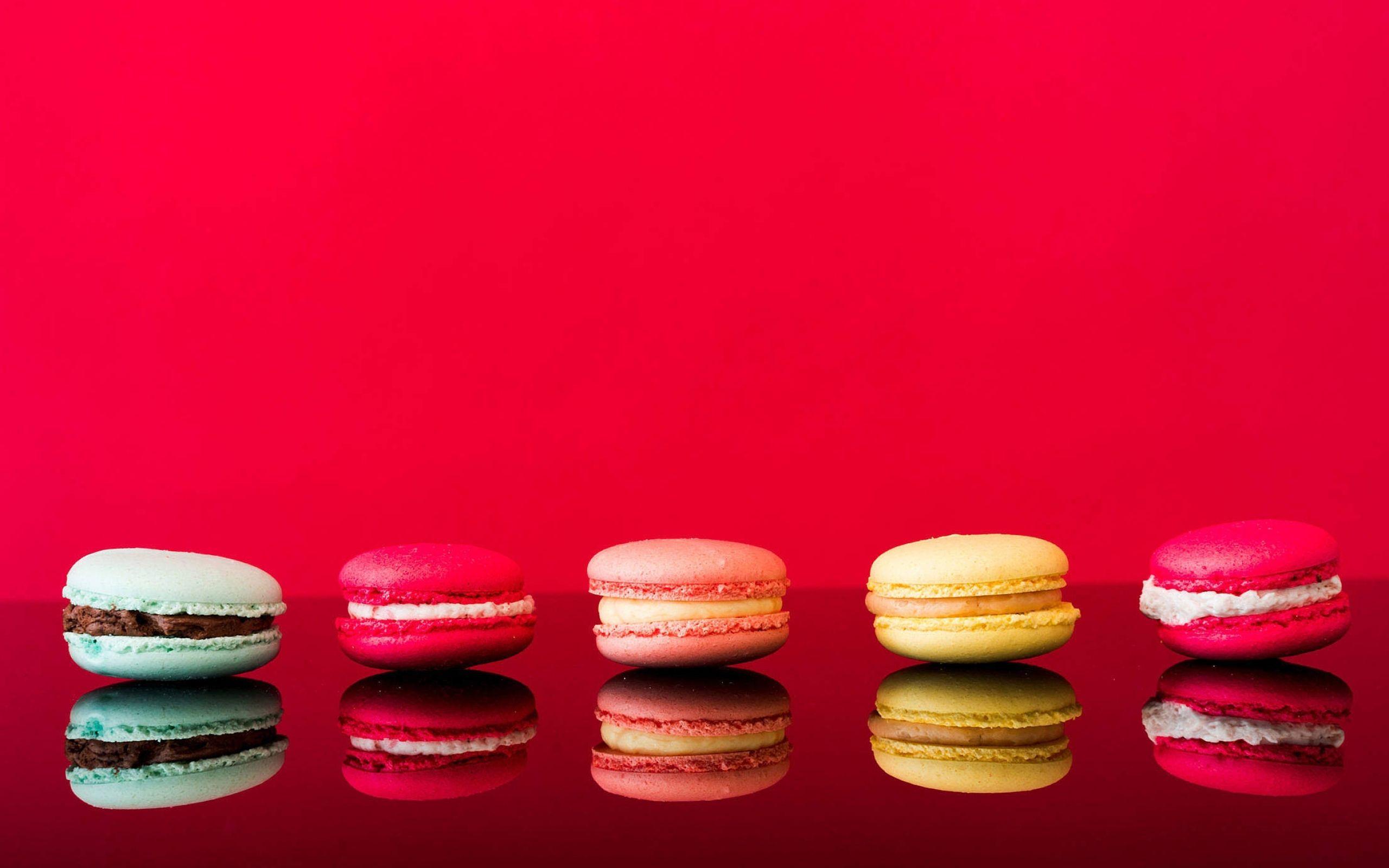 2560x1600 Wallpaper of Macaron, Reflection, Still, Life, Sweets background