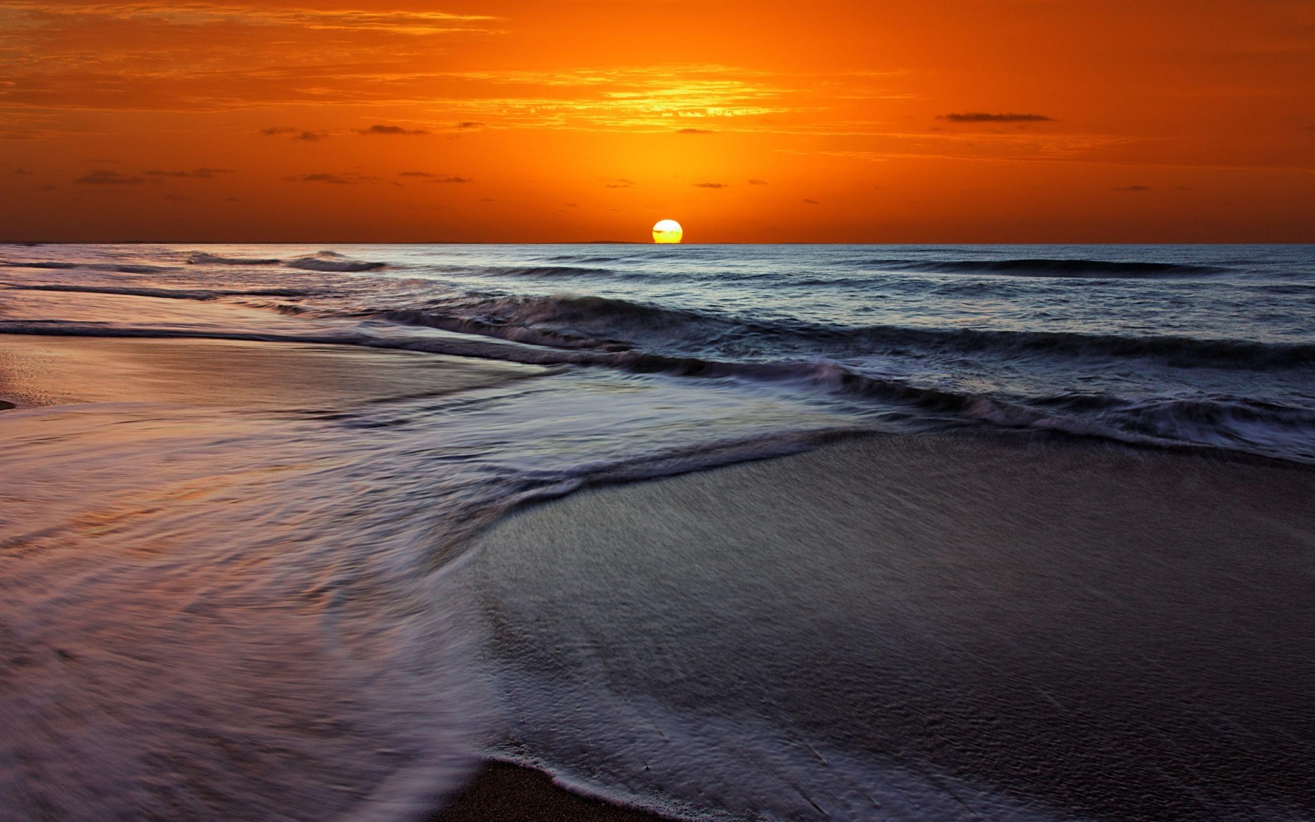 2560x1600 Memorable Sunset Beach Mac Wallpaper Download