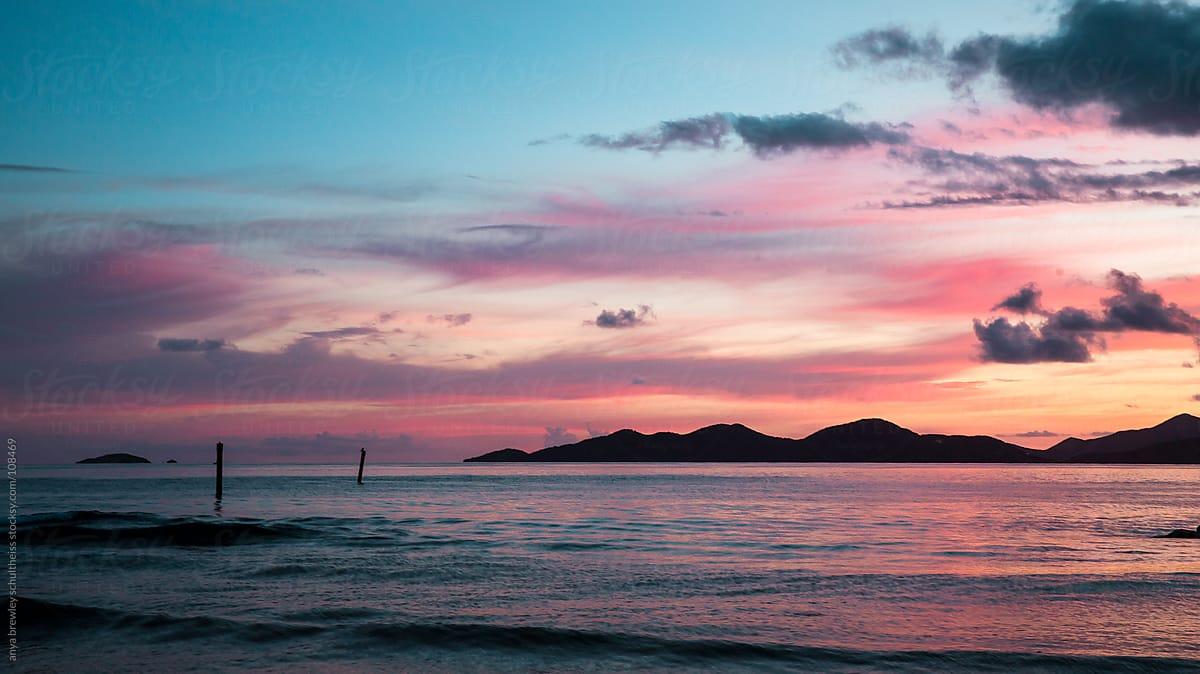 1200x674 Beautiful colorful Caribbean sunset panoramic