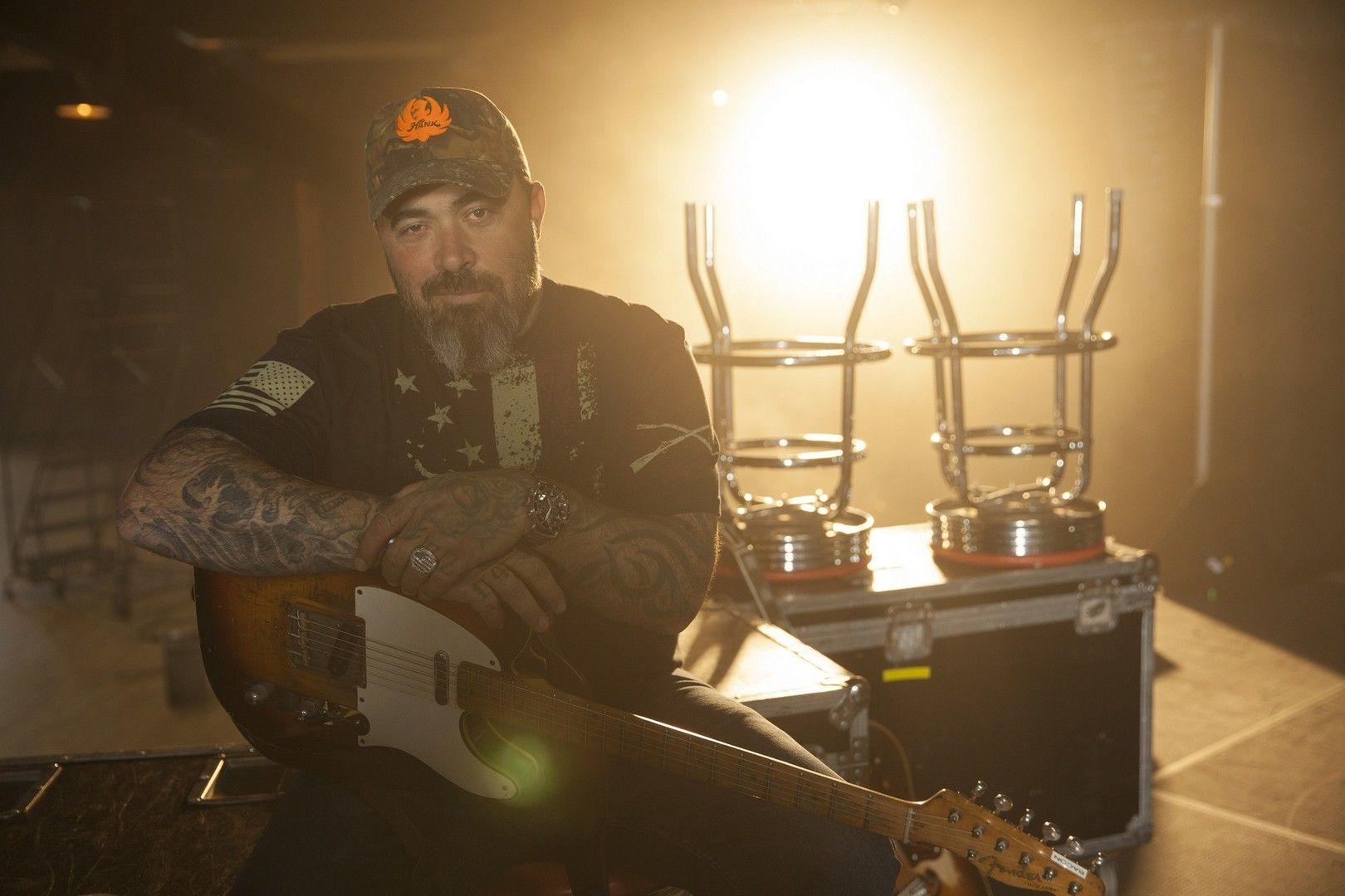 1620x1080 Aaron Lewis Wallpaper