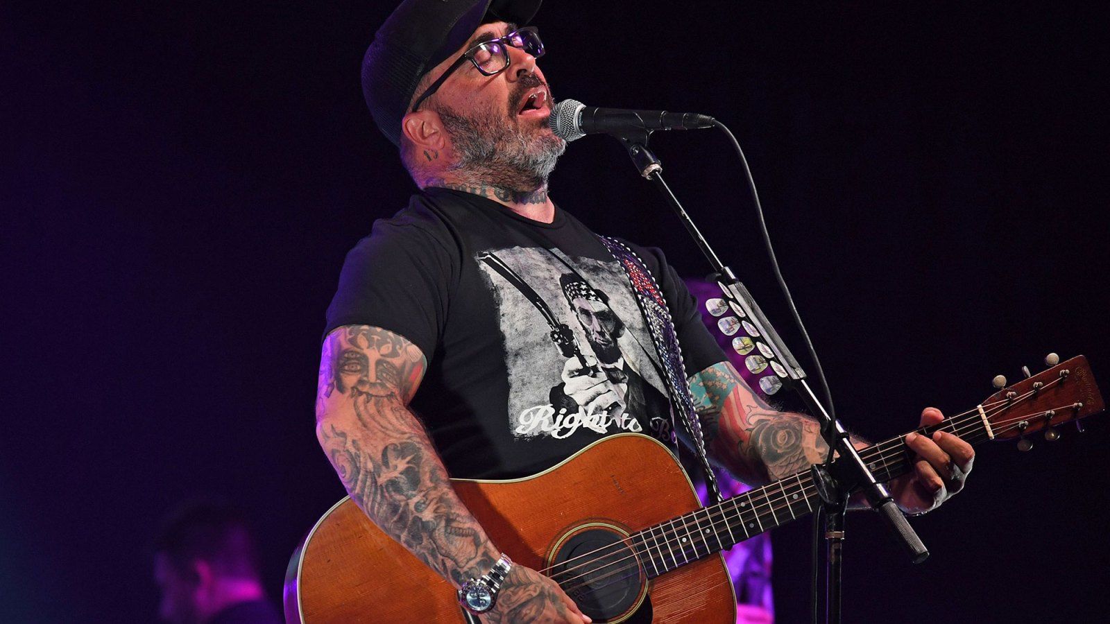 1600x900 Aaron Lewis Details New Album 'State I'm In'